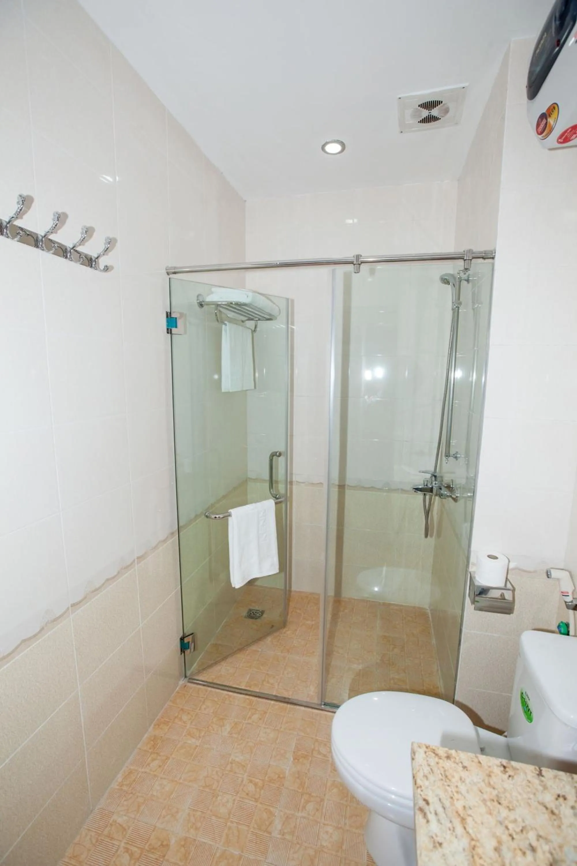 Deluxe Double Room in Kenny Hotel Ha Long