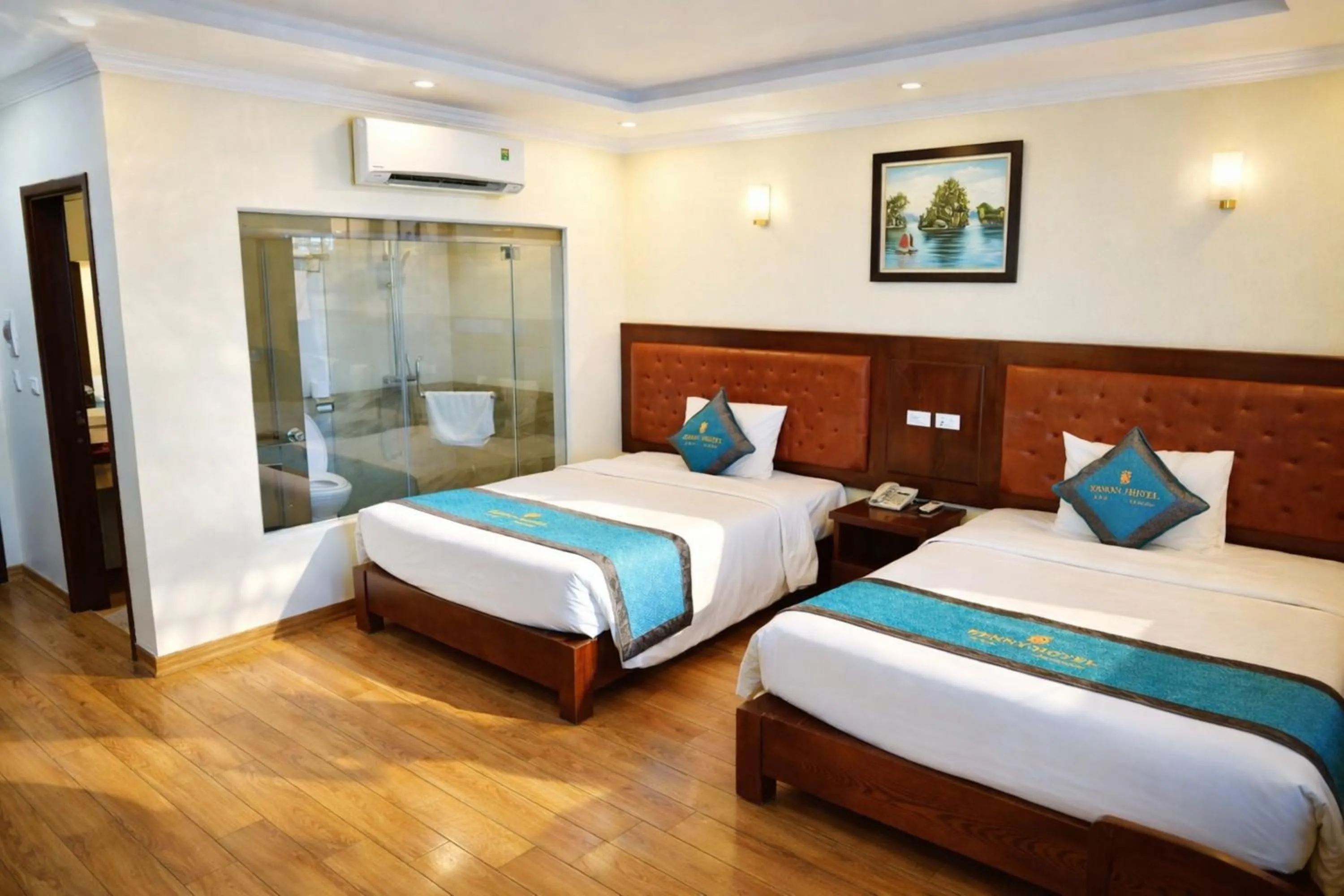 Kenny Hotel Ha Long