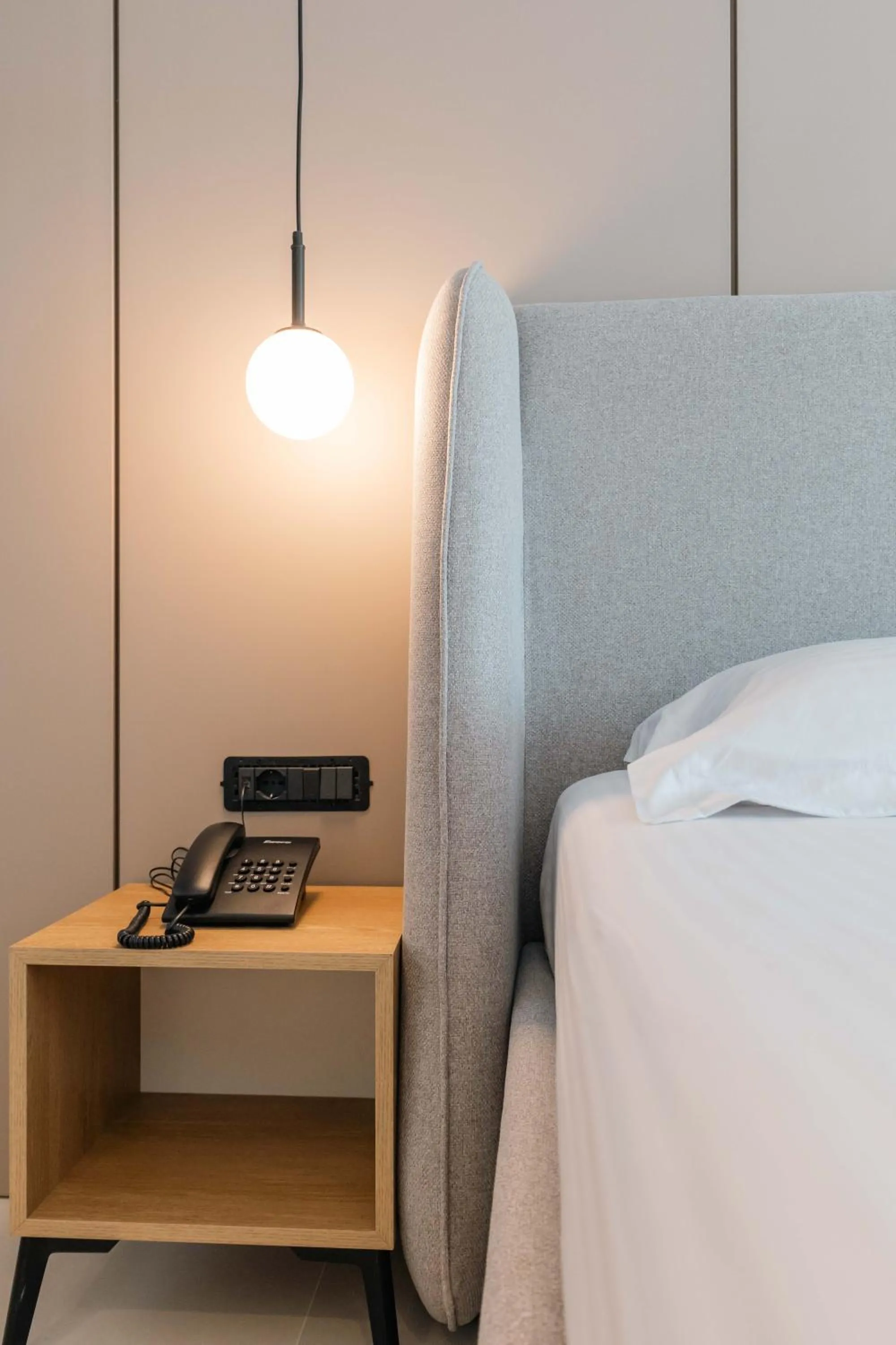 Staff, Bed in Central Park Premium Hotel