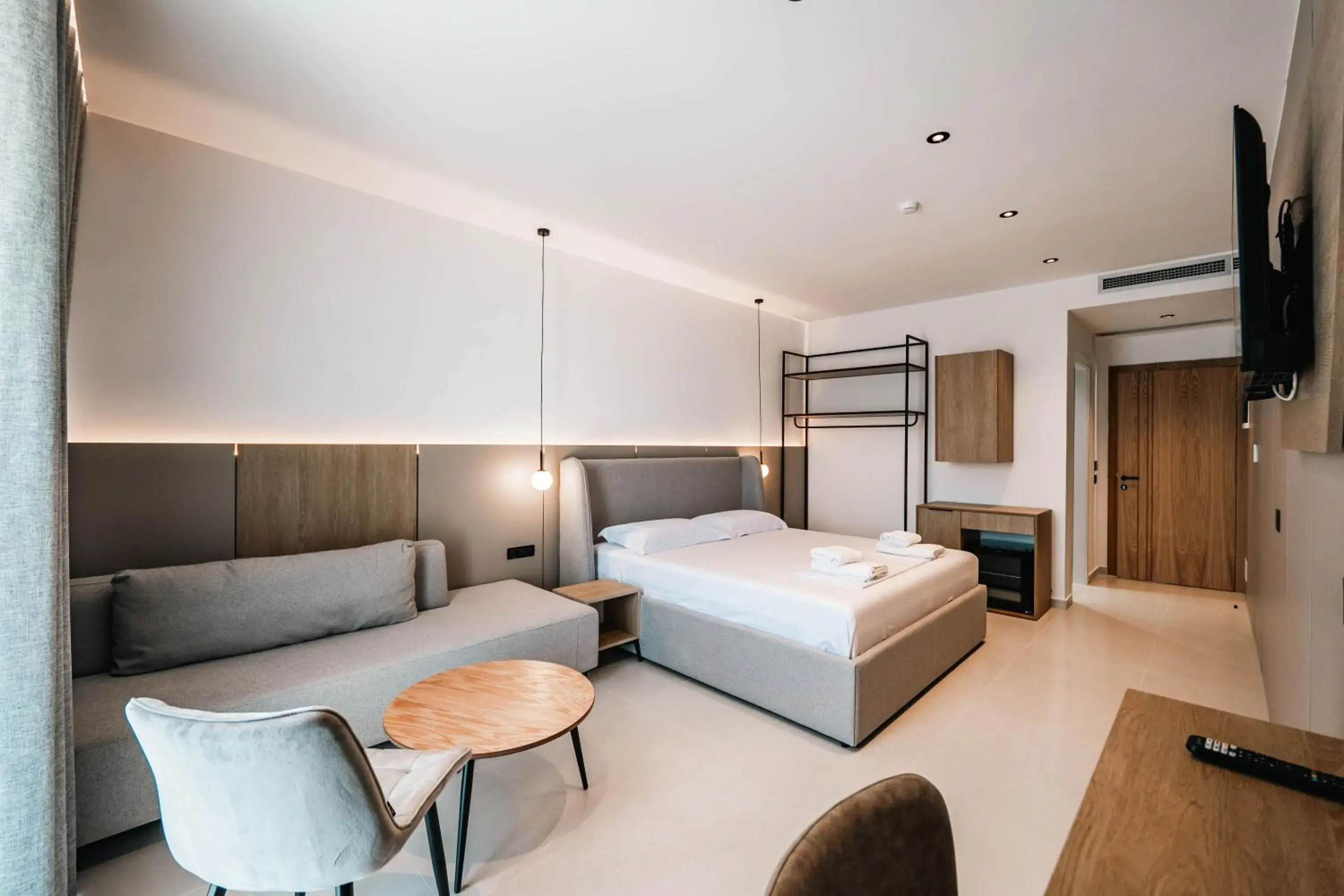 Communal lounge/ TV room, Bed in Central Park Premium Hotel Communal lounge/ TV room, Bed in Central Park Premium Hotel