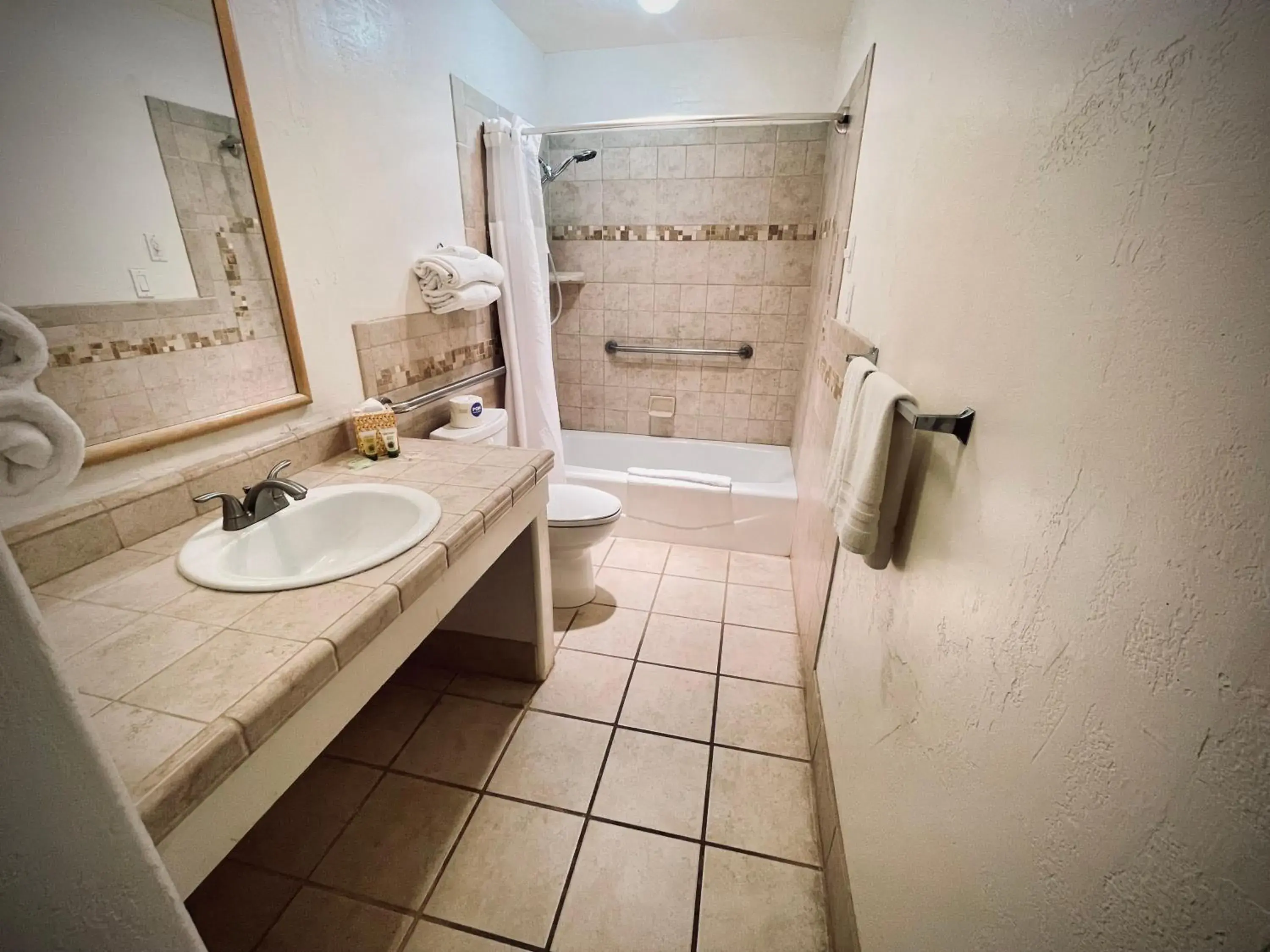 Queen Room with Two Queen Beds in Sugar Loaf Lodge Queen Room with Two Queen Beds in Sugar Loaf Lodge