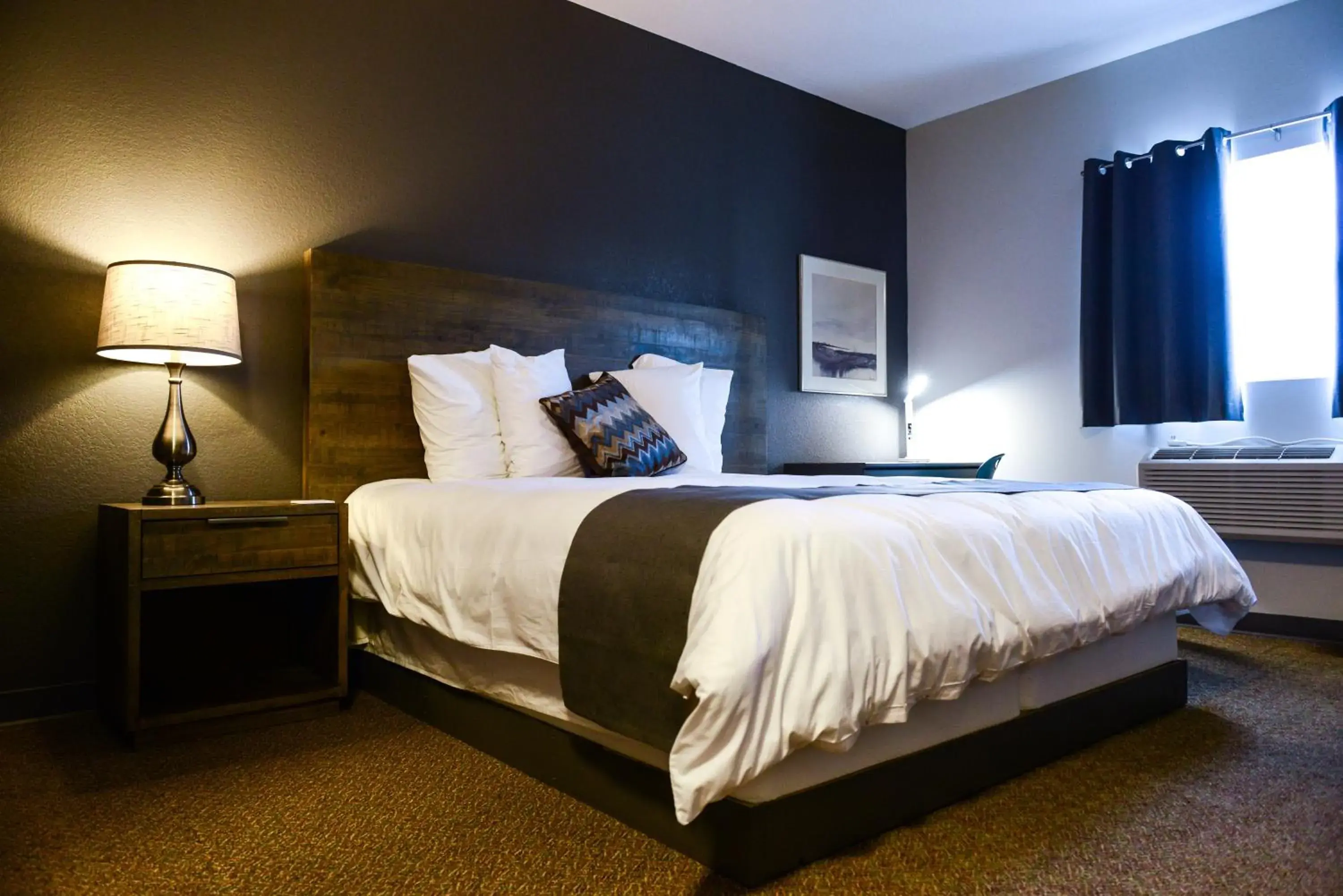 Deluxe King Room - single occupancy in Bar-B Inn Deluxe King Room - single occupancy in Bar-B Inn