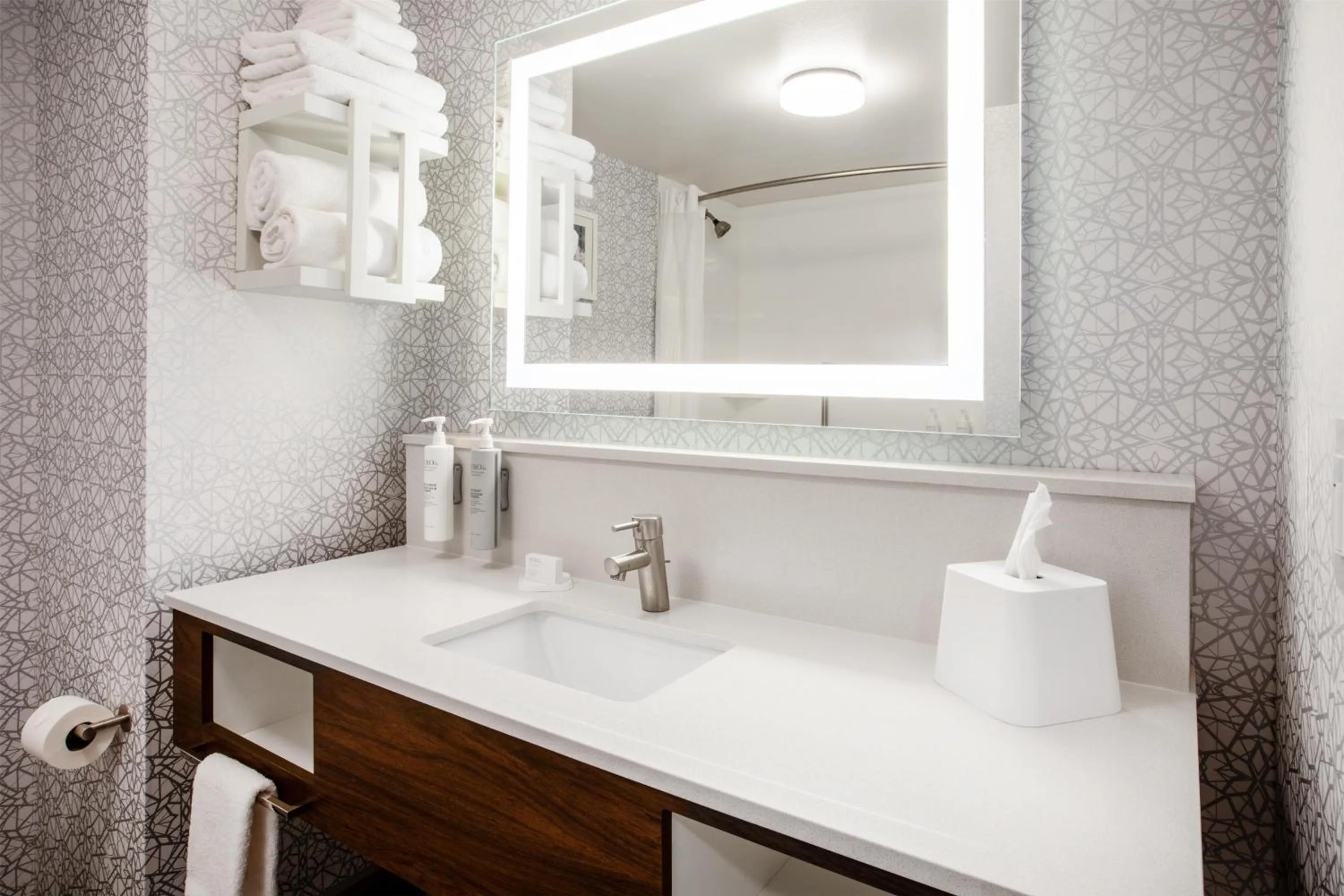 Bathroom in Hampton Inn & Suites La Grande, Or