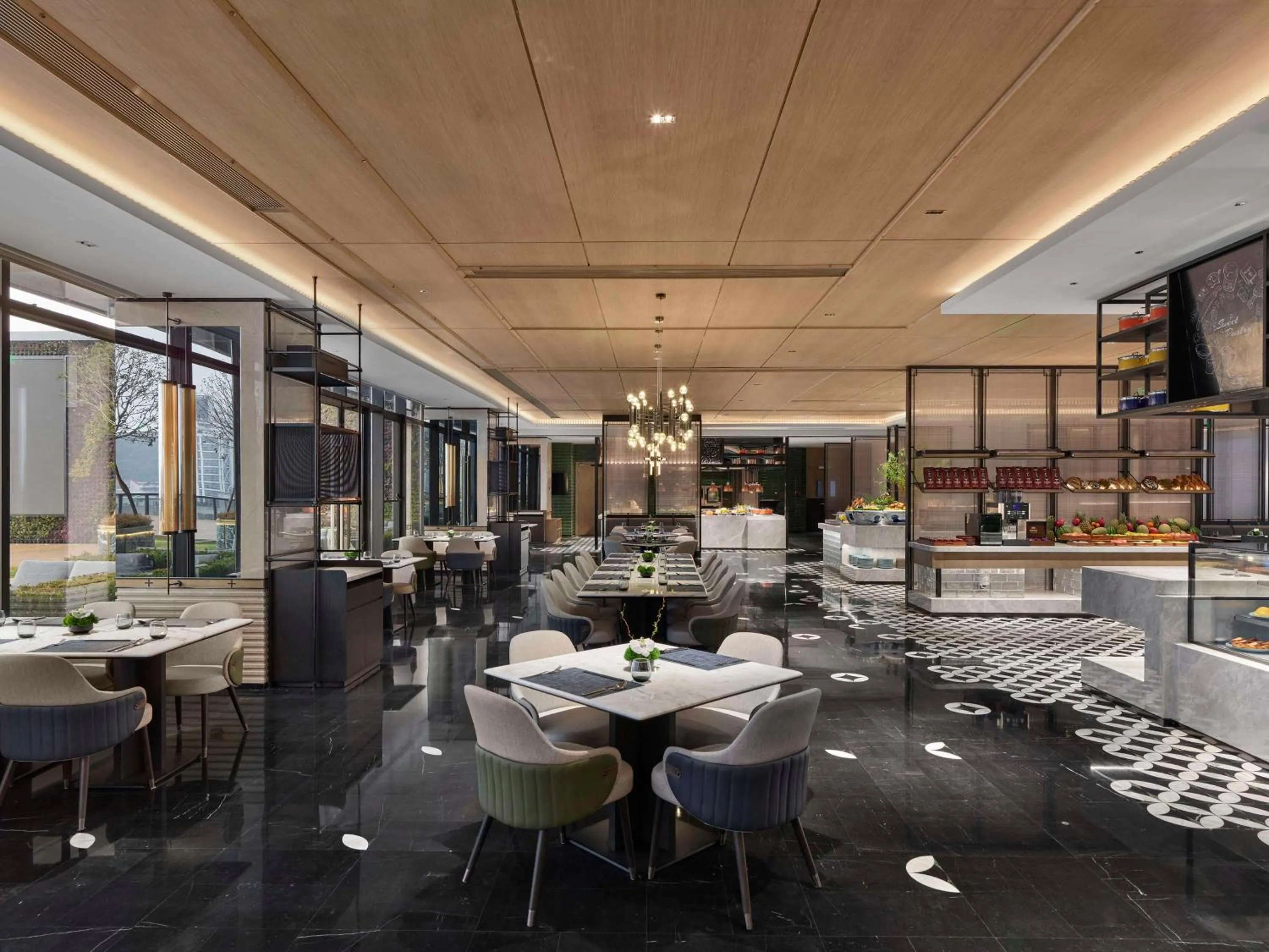 Restaurant/places to eat in Hilton Yuyao
