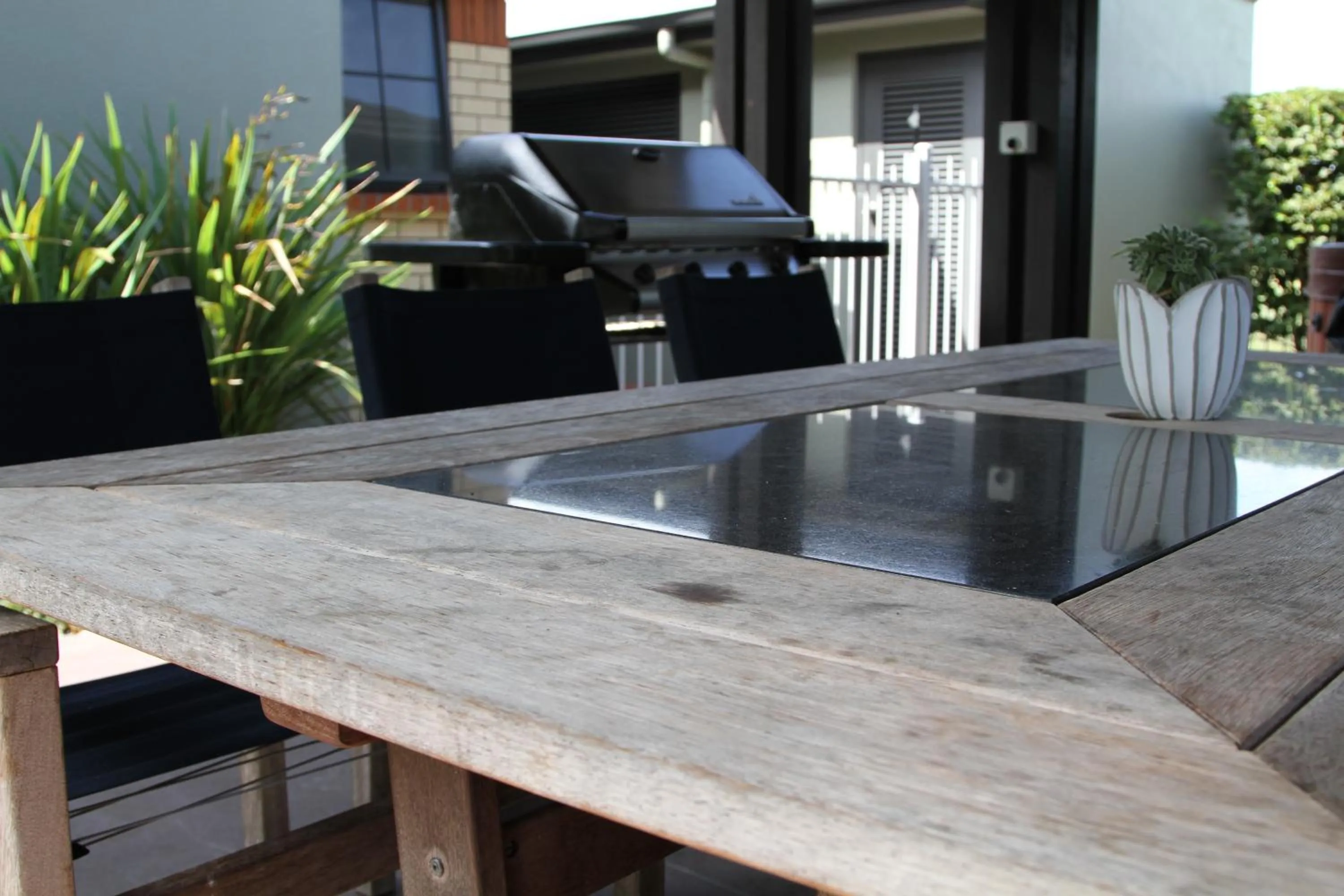 BBQ facilities in Quantum Lodge Motor Inn