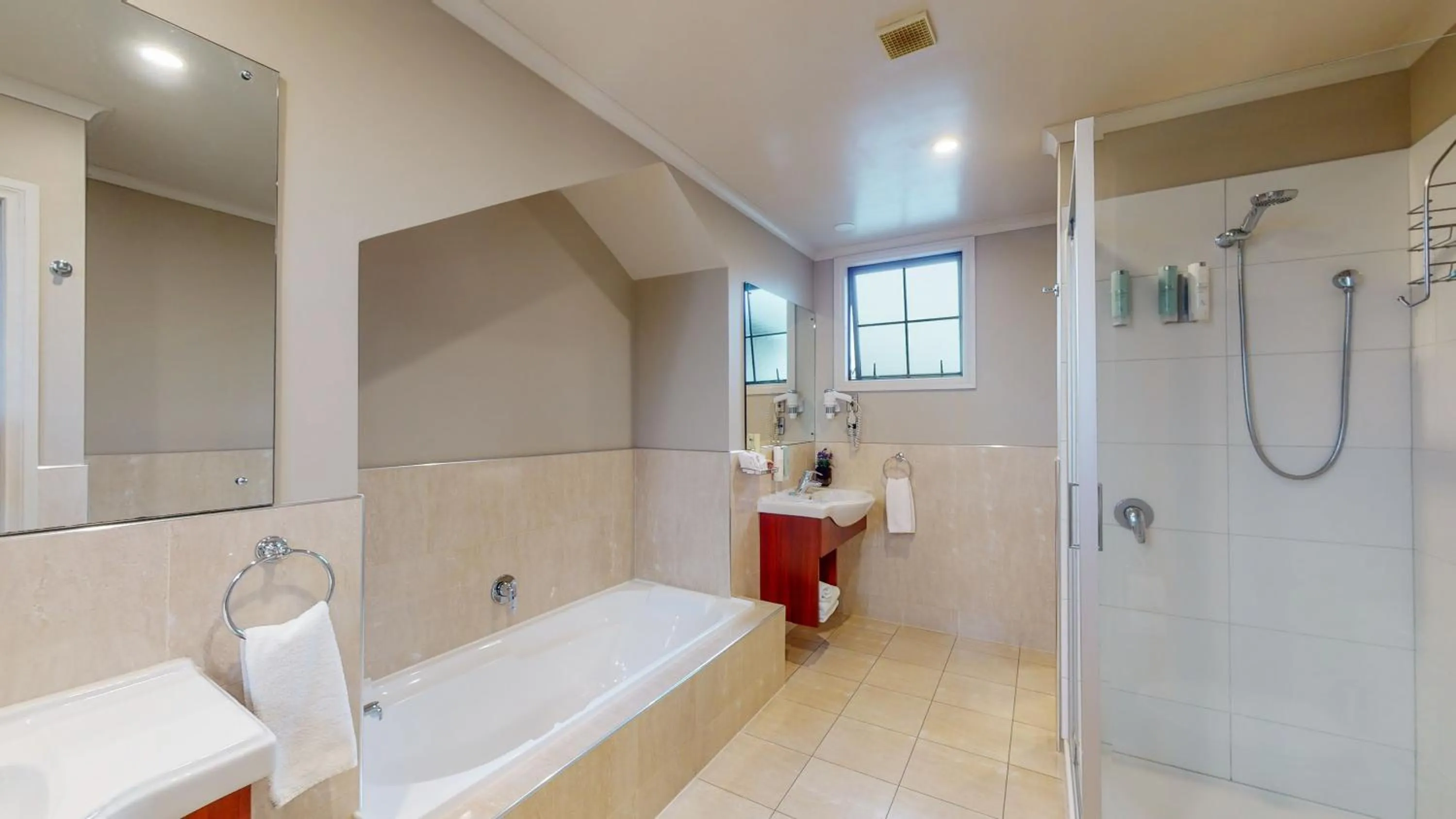 Quantum Lodge Motor Inn