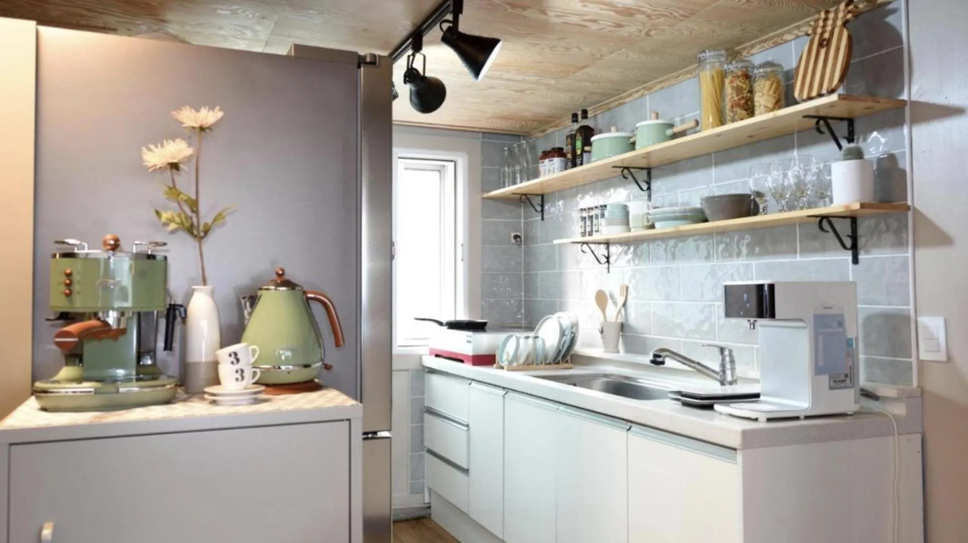 Kitchen or kitchenette in The One Hostel Hongdae in Seoul - Foreigner Only