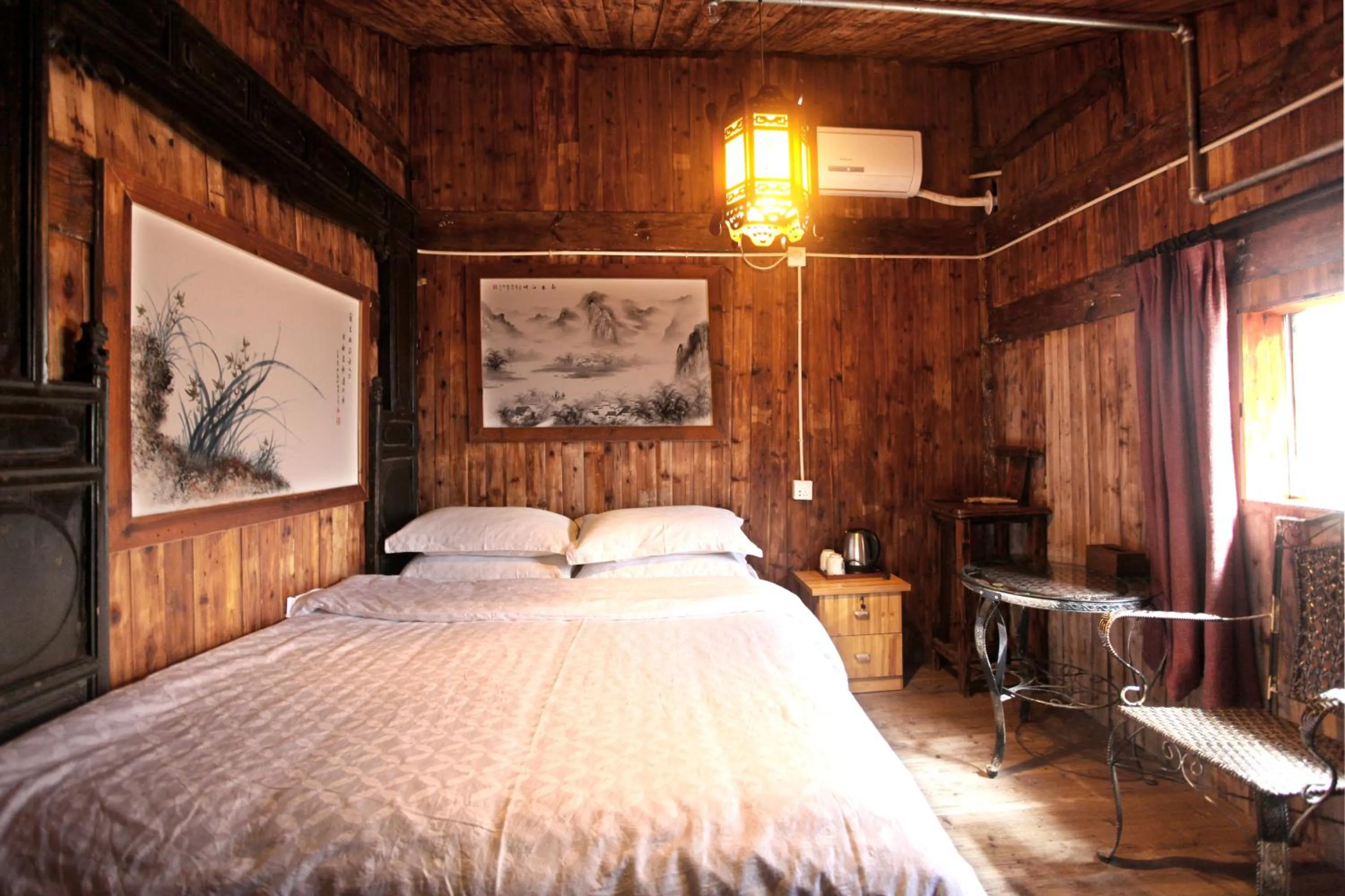 Bedroom, Bed in Old Street Courtyard (Free Pick up Service)
