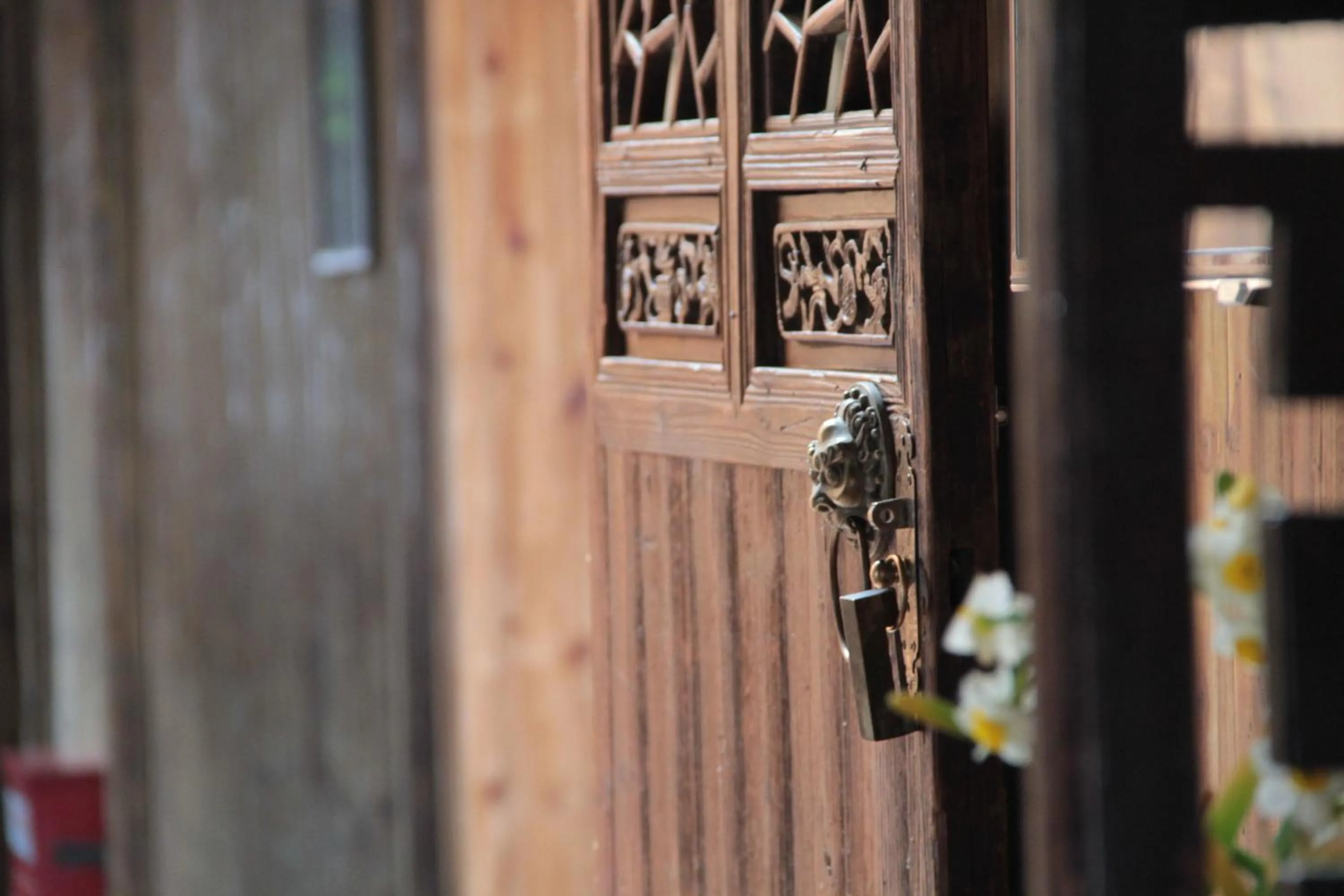Decorative detail in Old Street Courtyard (Free Pick up Service)