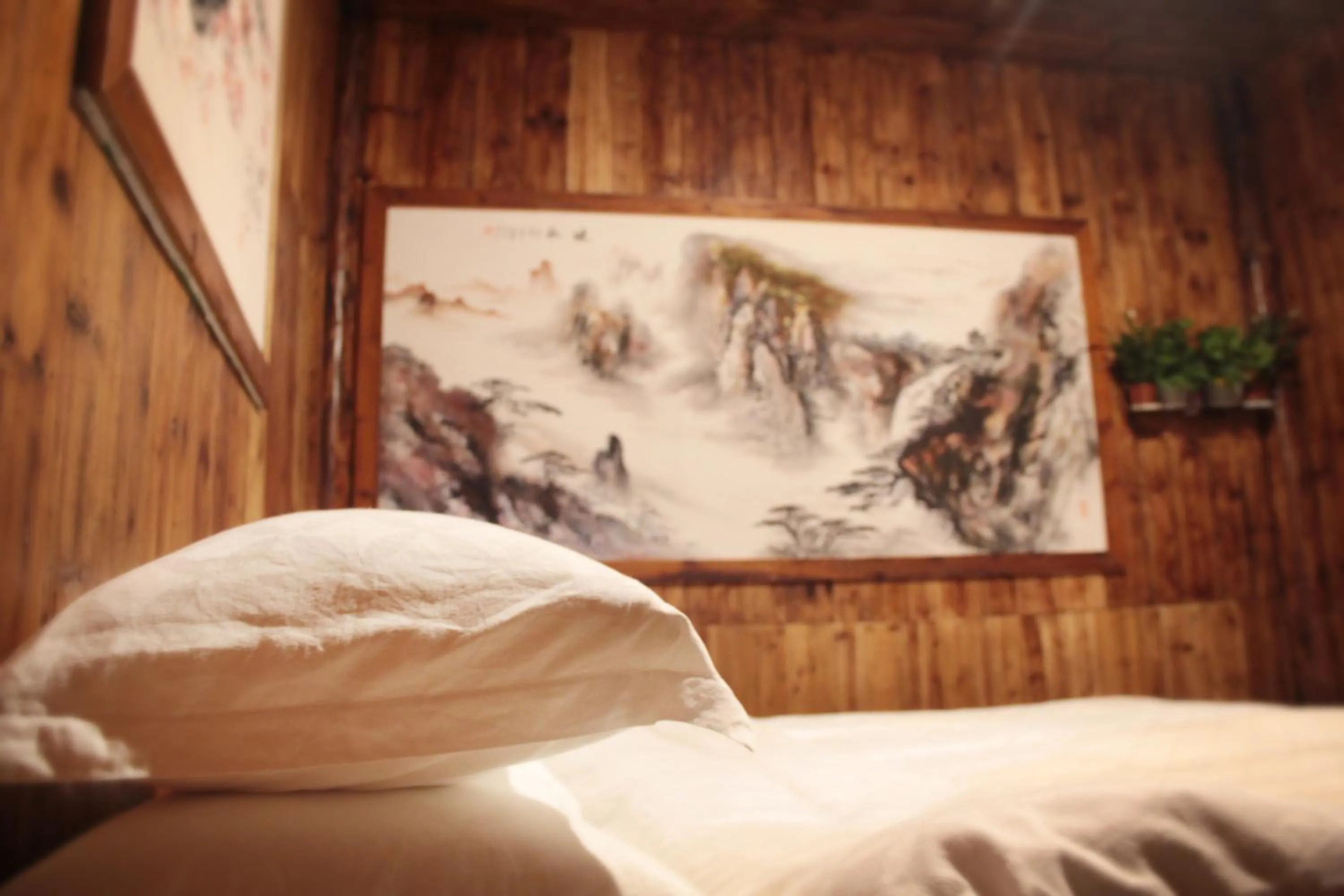Photo of the whole room, Bed in Old Street Courtyard (Free Pick up Service)