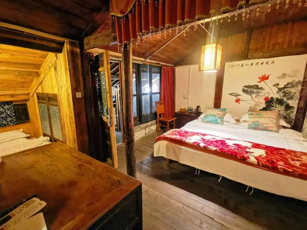 Twin Room - (free pick-up from Huangshan North Railway Station and Huangshan Tunxi Airport + afternoon tea) in Old Street Courtyard (Free Pick up Service) Twin Room - (free pick-up from Huangshan North Railway Station and Huangshan Tunxi Airport + afternoon tea) in Old Street Courtyard (Free Pick up Service)