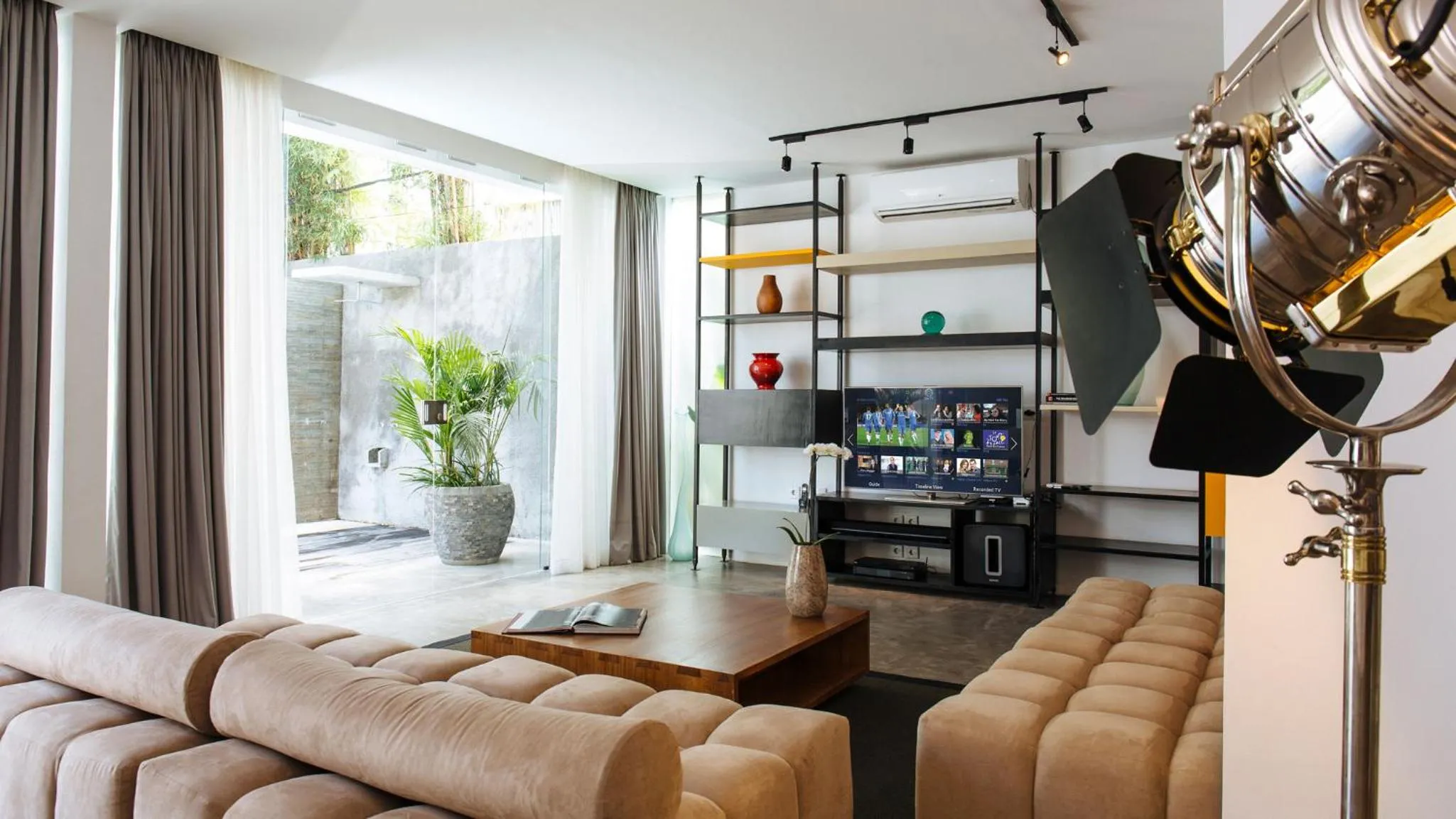 Communal lounge/ TV room in Villa Canggu