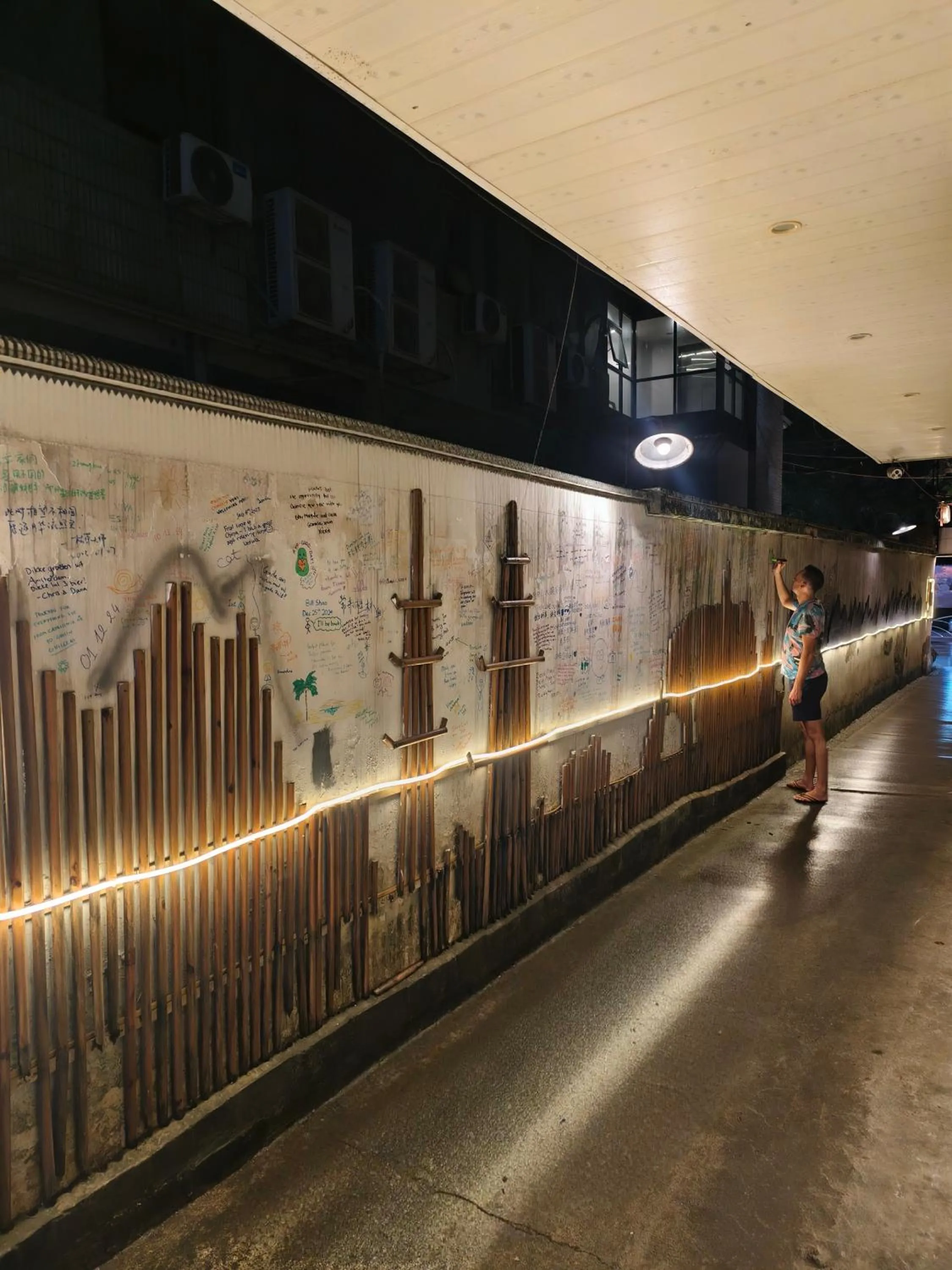 Property building in Guilin Cyan Box Guest House