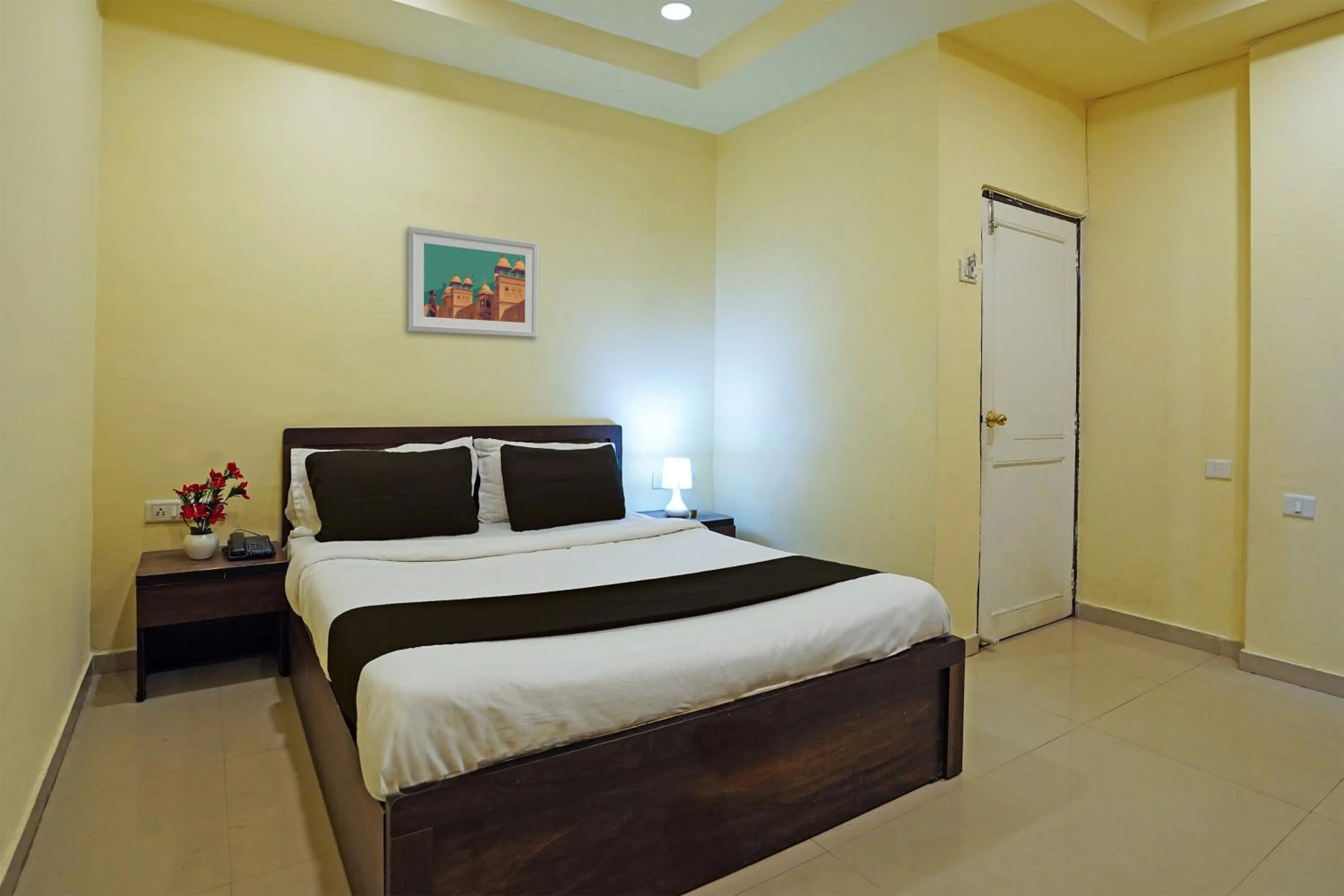 Bedroom, Bed in Hotel O Poonam Palace