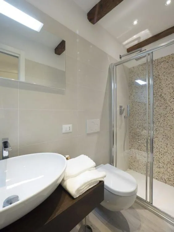 Bathroom in Ca' dei Scorsoni Apartments