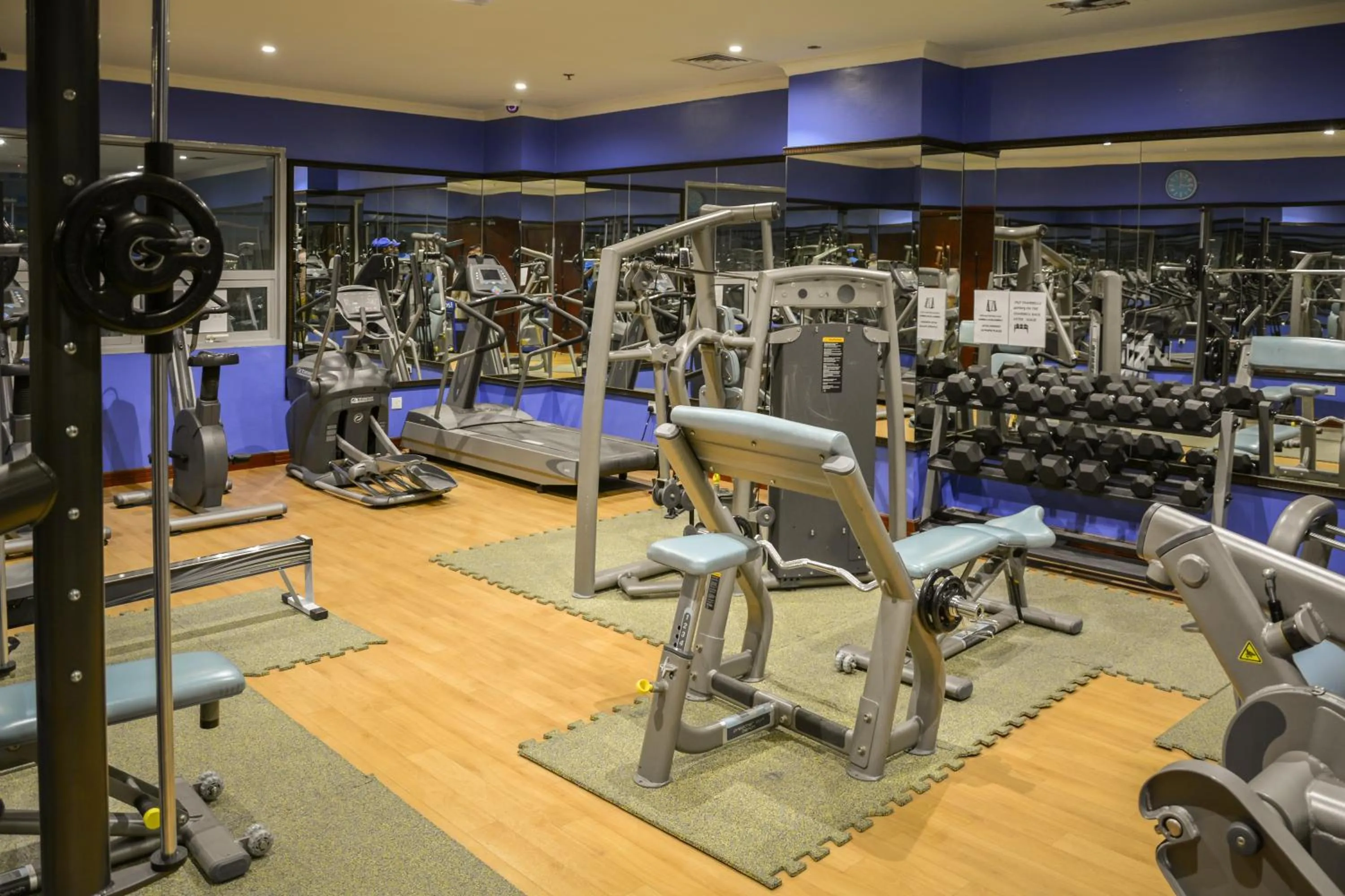 Fitness centre/facilities in Golden Ocean Hotel