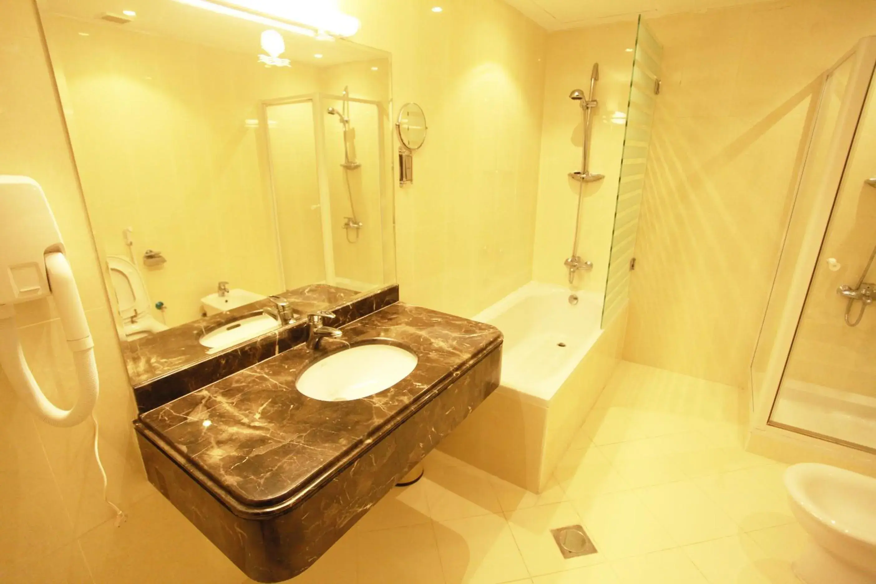 Bathroom in Golden Ocean Hotel
