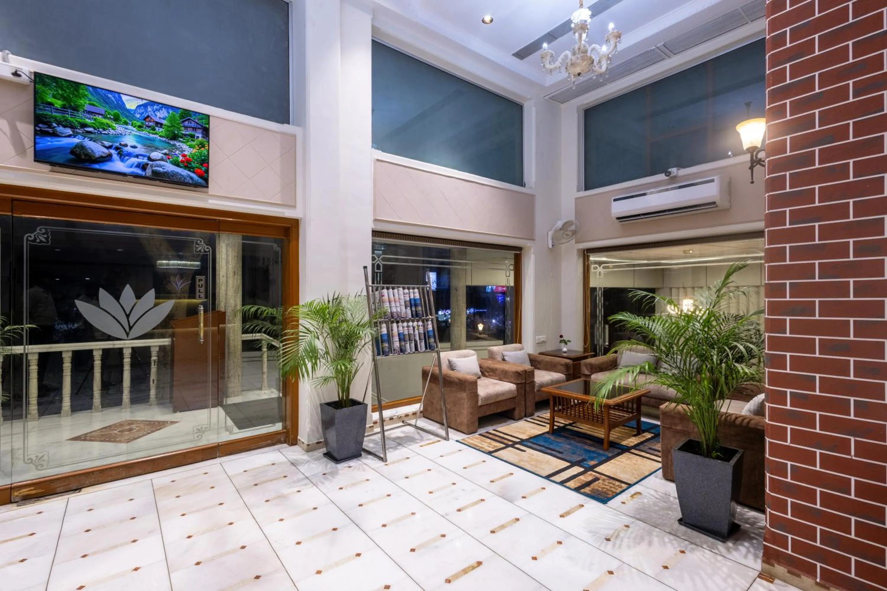 Living room in Hotel Pravasa Stay