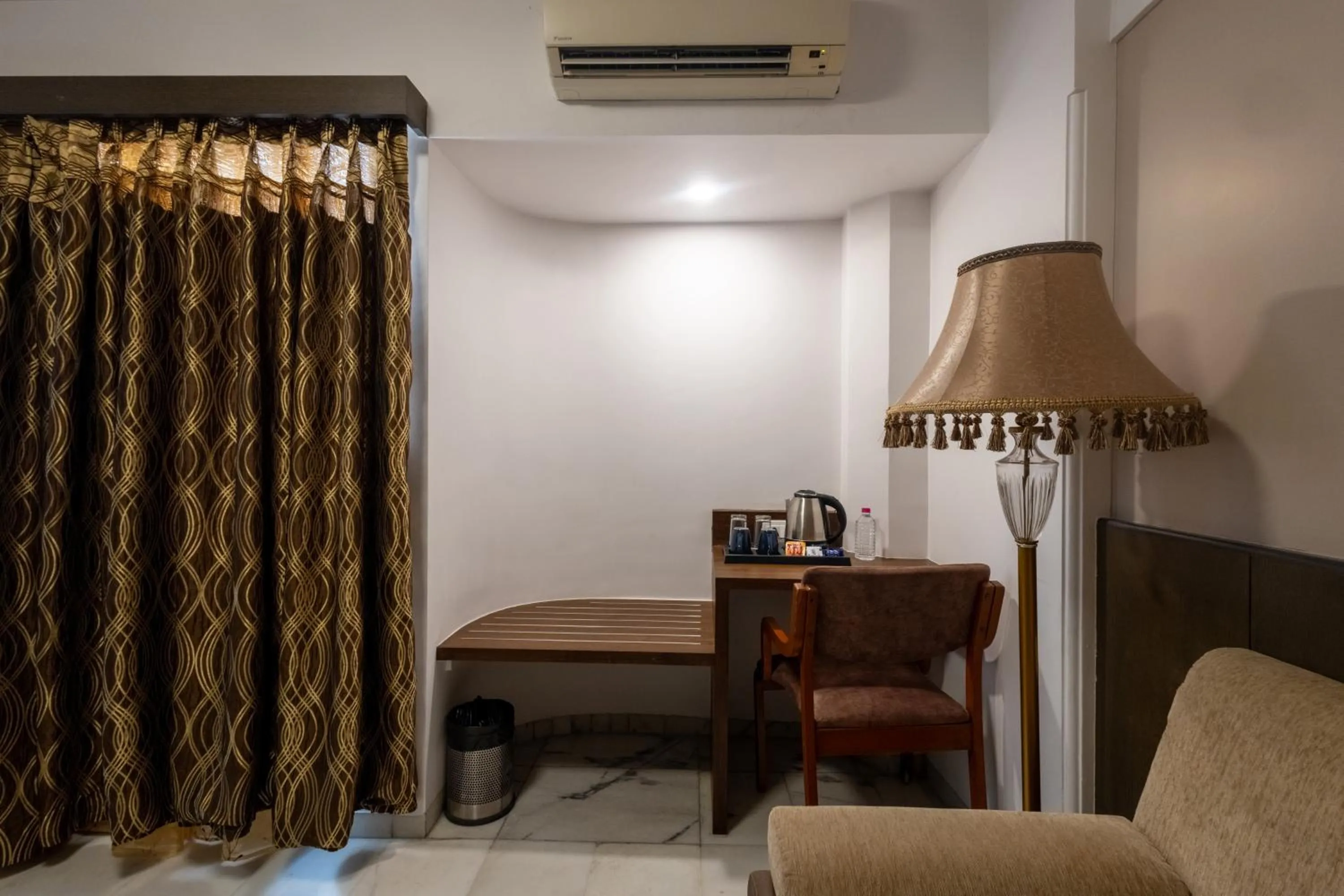 Bedroom in Hotel Pravasa Stay