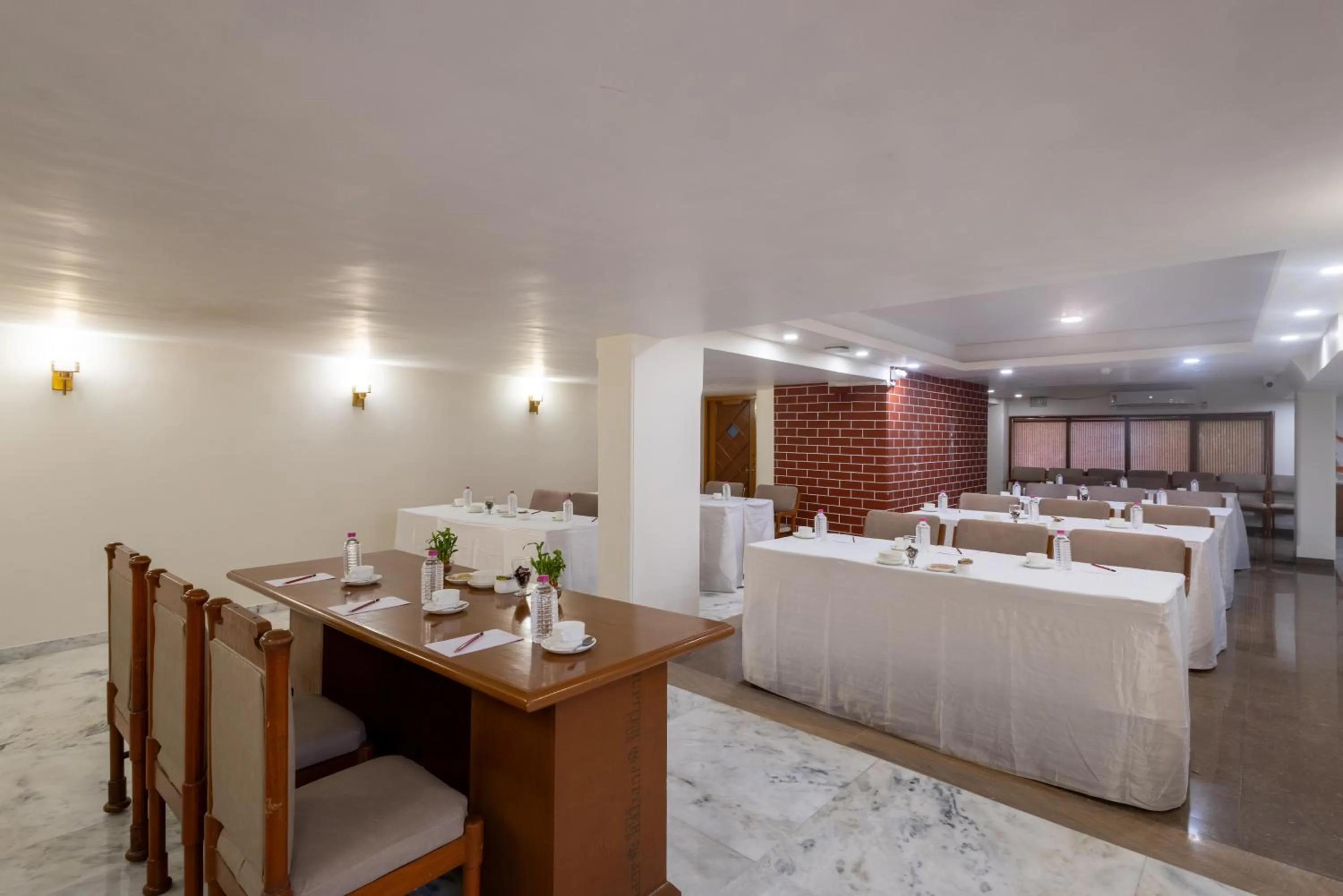 Banquet/Function facilities, Bed in Hotel Pravasa Stay