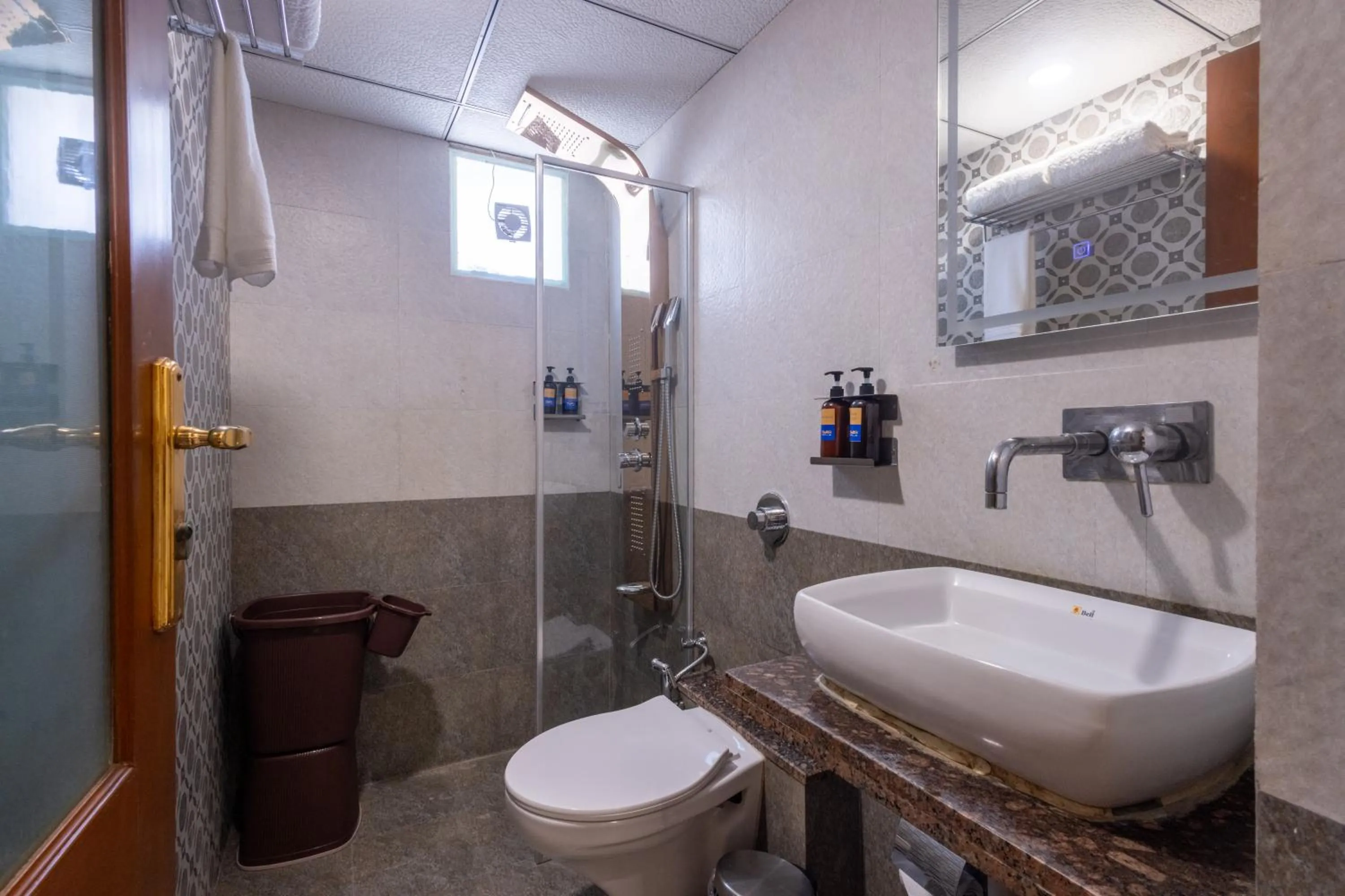 Bathroom in Hotel Pravasa Stay