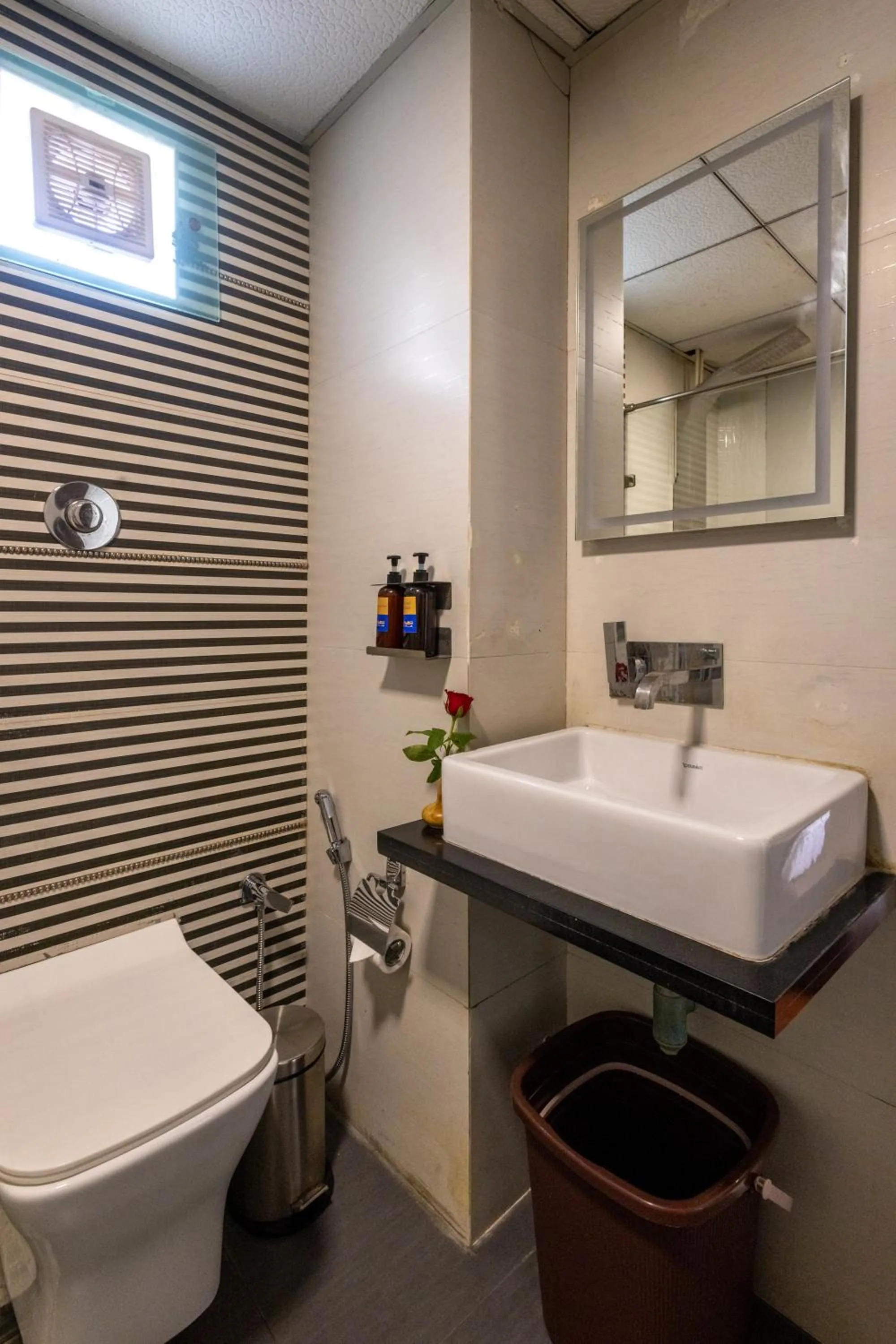 Bathroom in Hotel Pravasa Stay