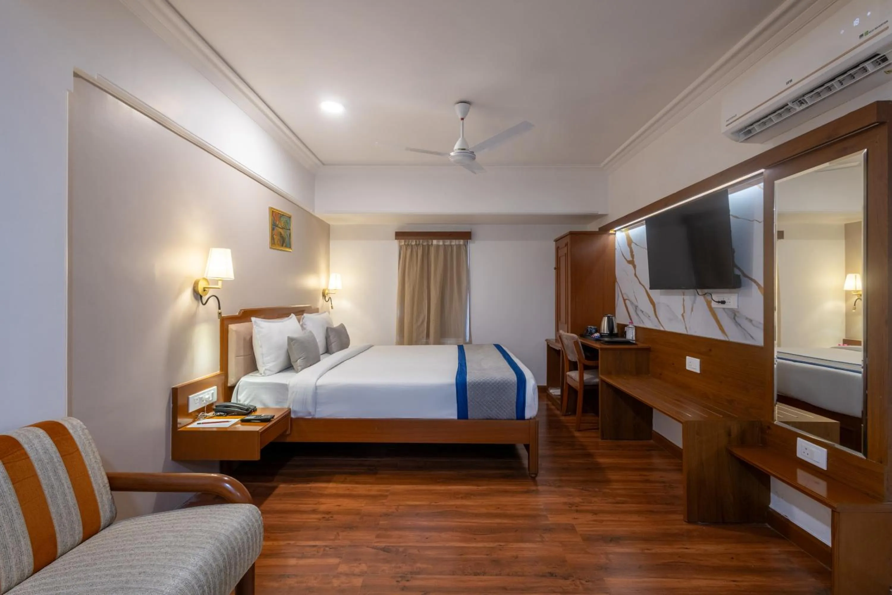 Bedroom, Bed in Hotel Pravasa Stay