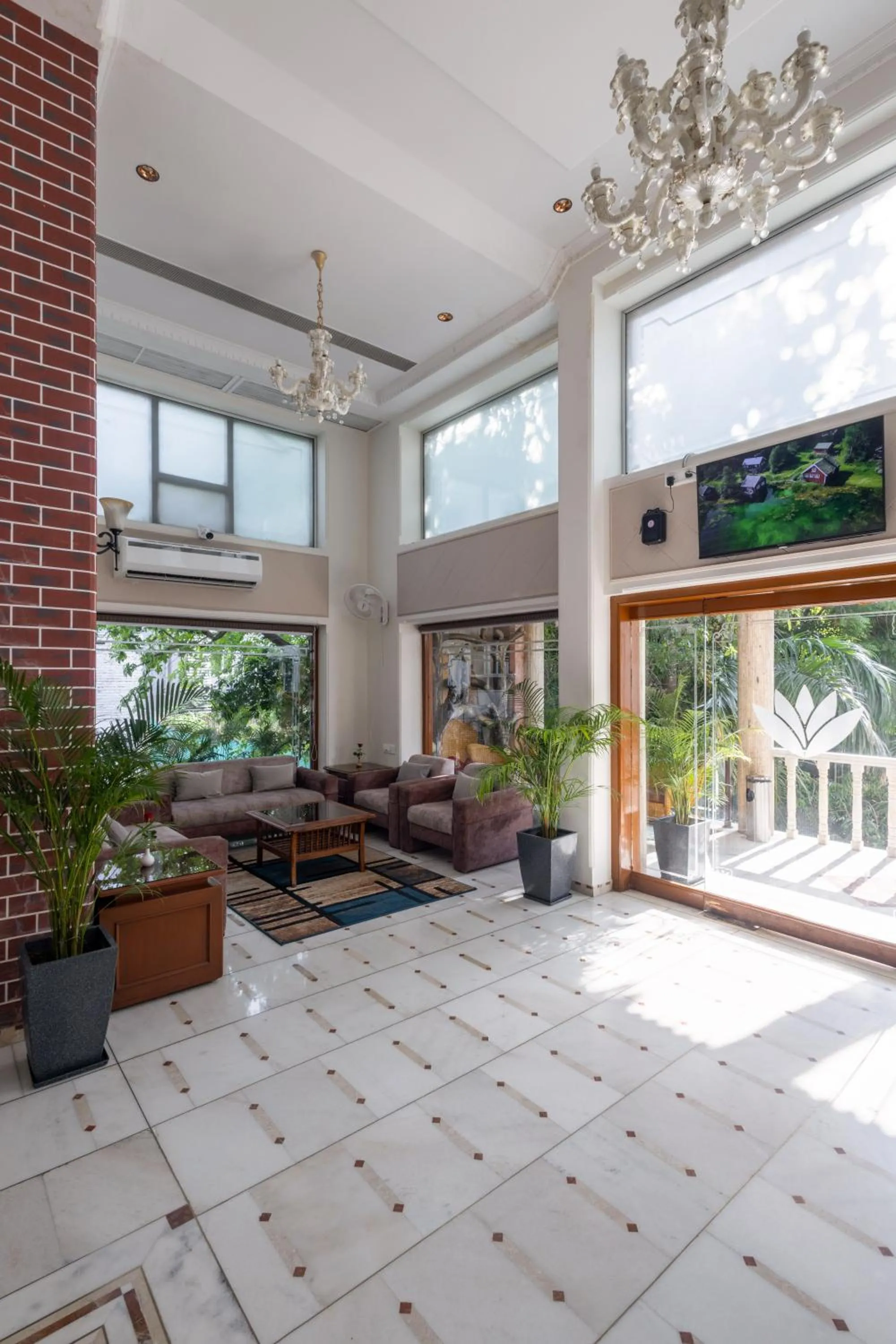 Facade/entrance in Hotel Pravasa Stay