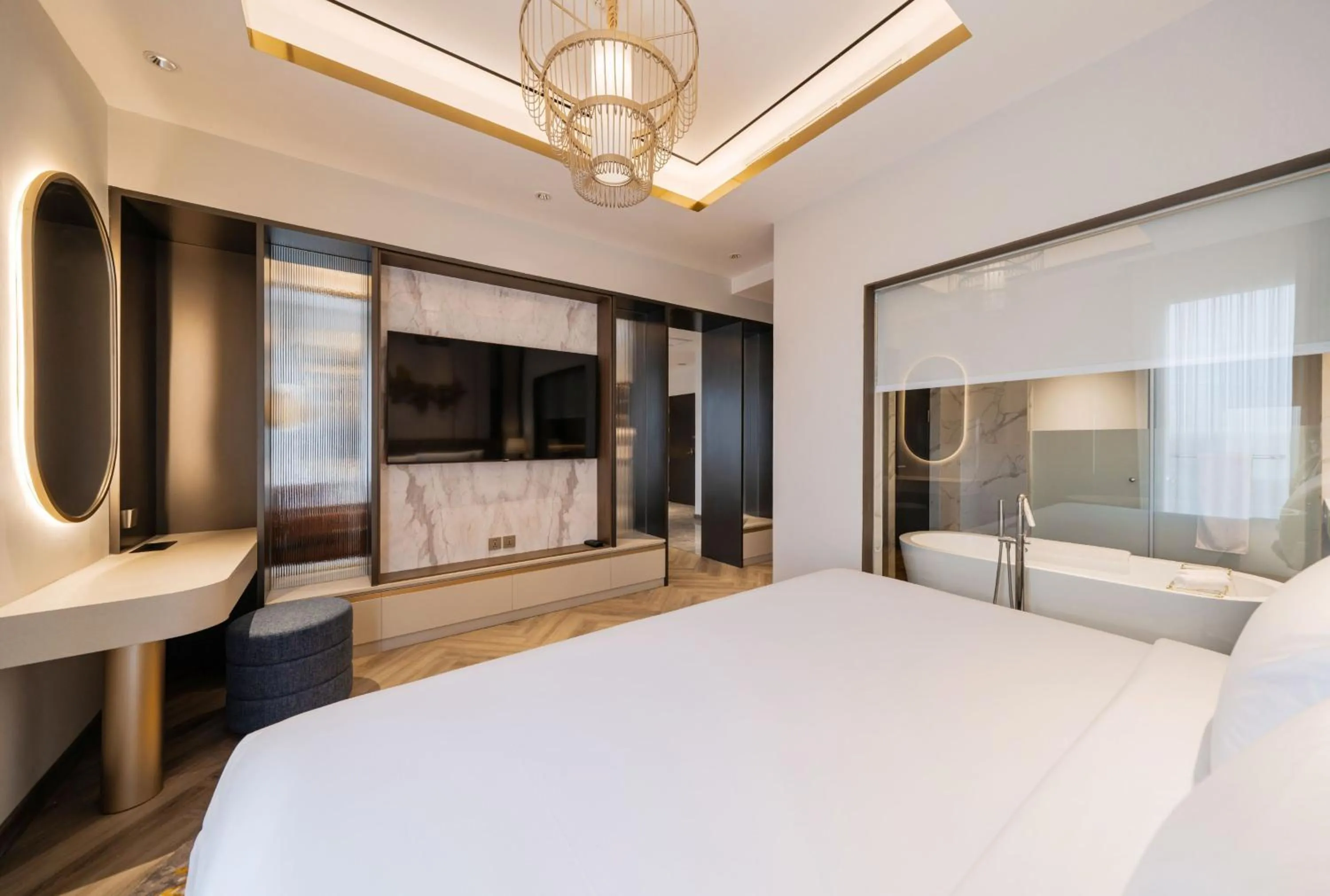 Bed in HARRIS Hotel & Conventions Gubeng