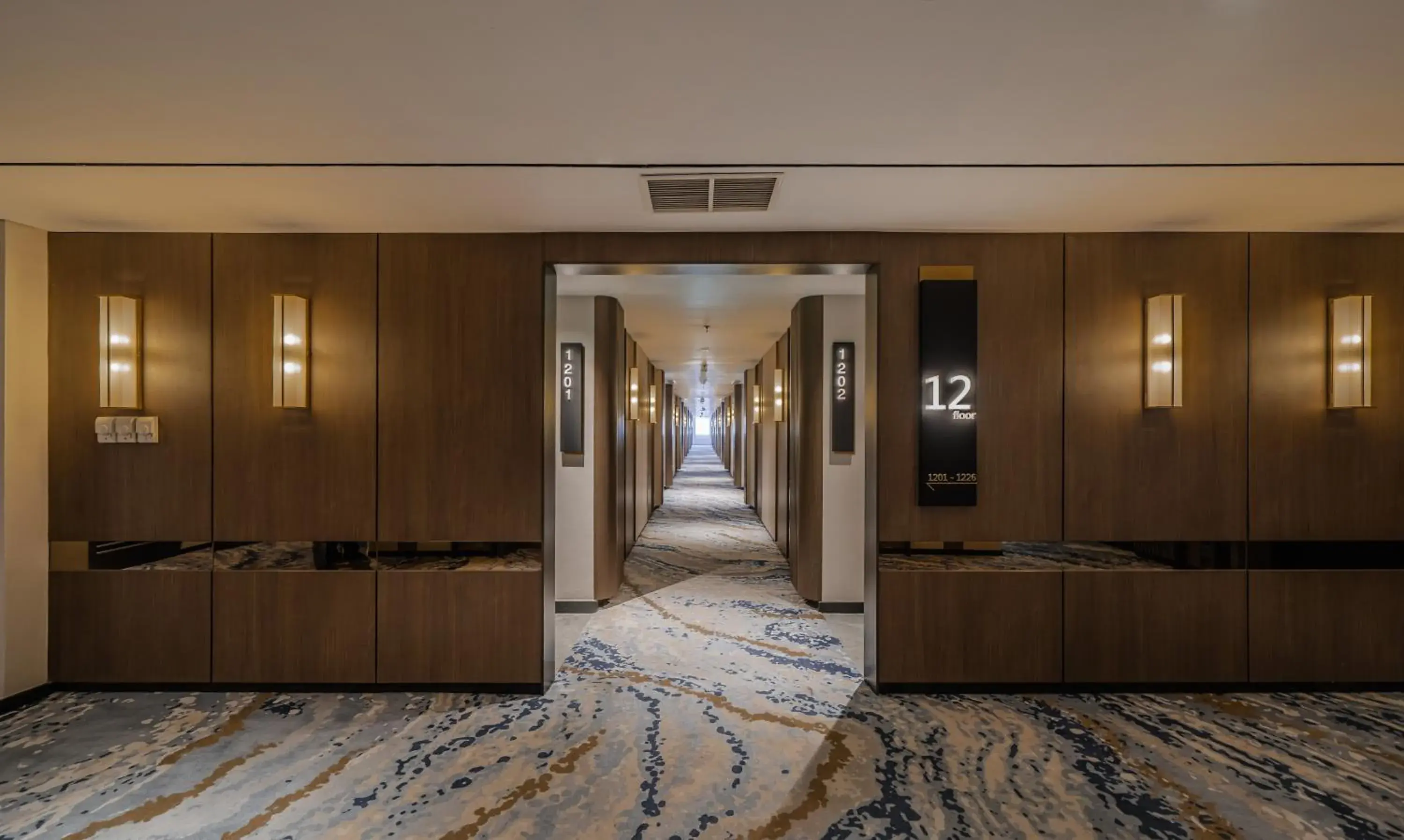 Property building in HARRIS Hotel & Conventions Gubeng Property building in HARRIS Hotel & Conventions Gubeng