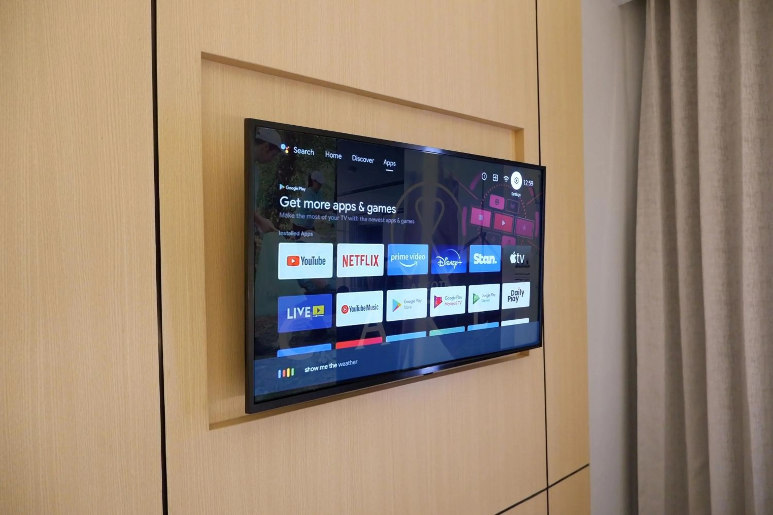 TV and multimedia in HARRIS Hotel & Conventions Gubeng