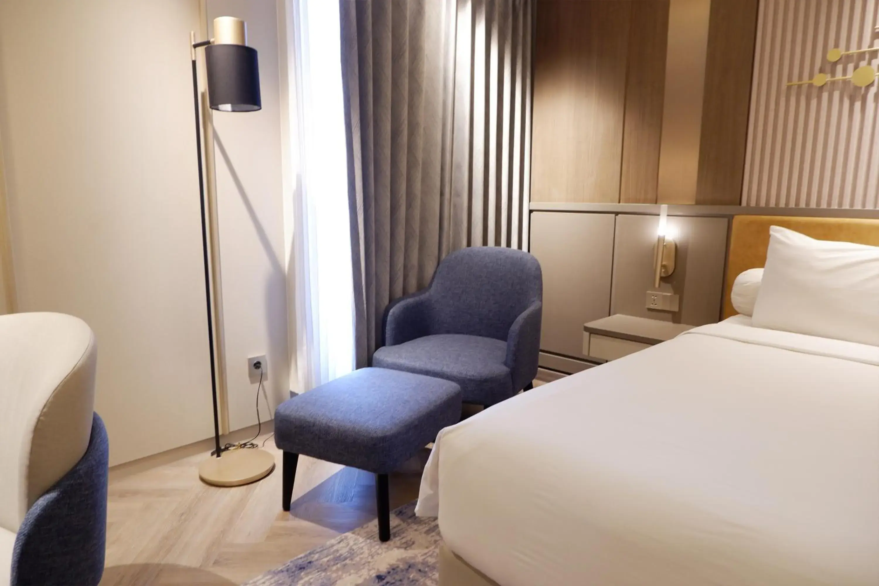 View (from property/room), Bed in HARRIS Hotel & Conventions Gubeng View (from property/room), Bed in HARRIS Hotel & Conventions Gubeng