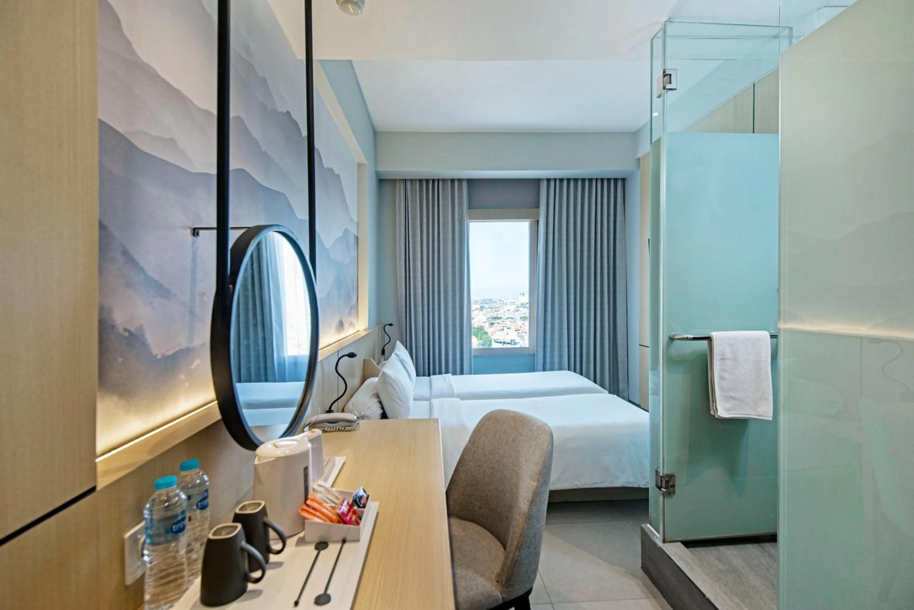 Bedroom, Bed in HARRIS Hotel & Conventions Gubeng