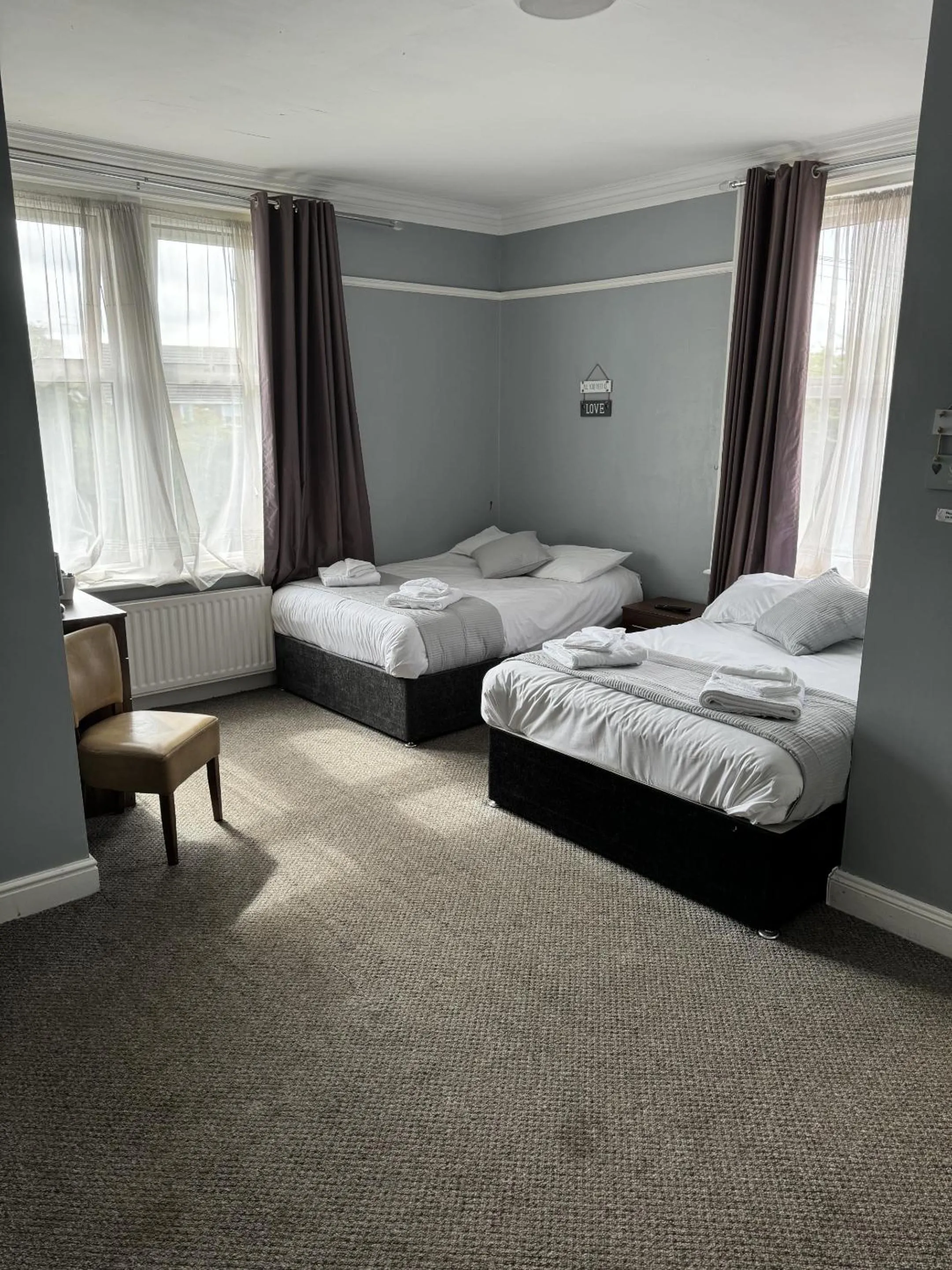 Bedroom, Bed in The Holystone Bar and Restaurant