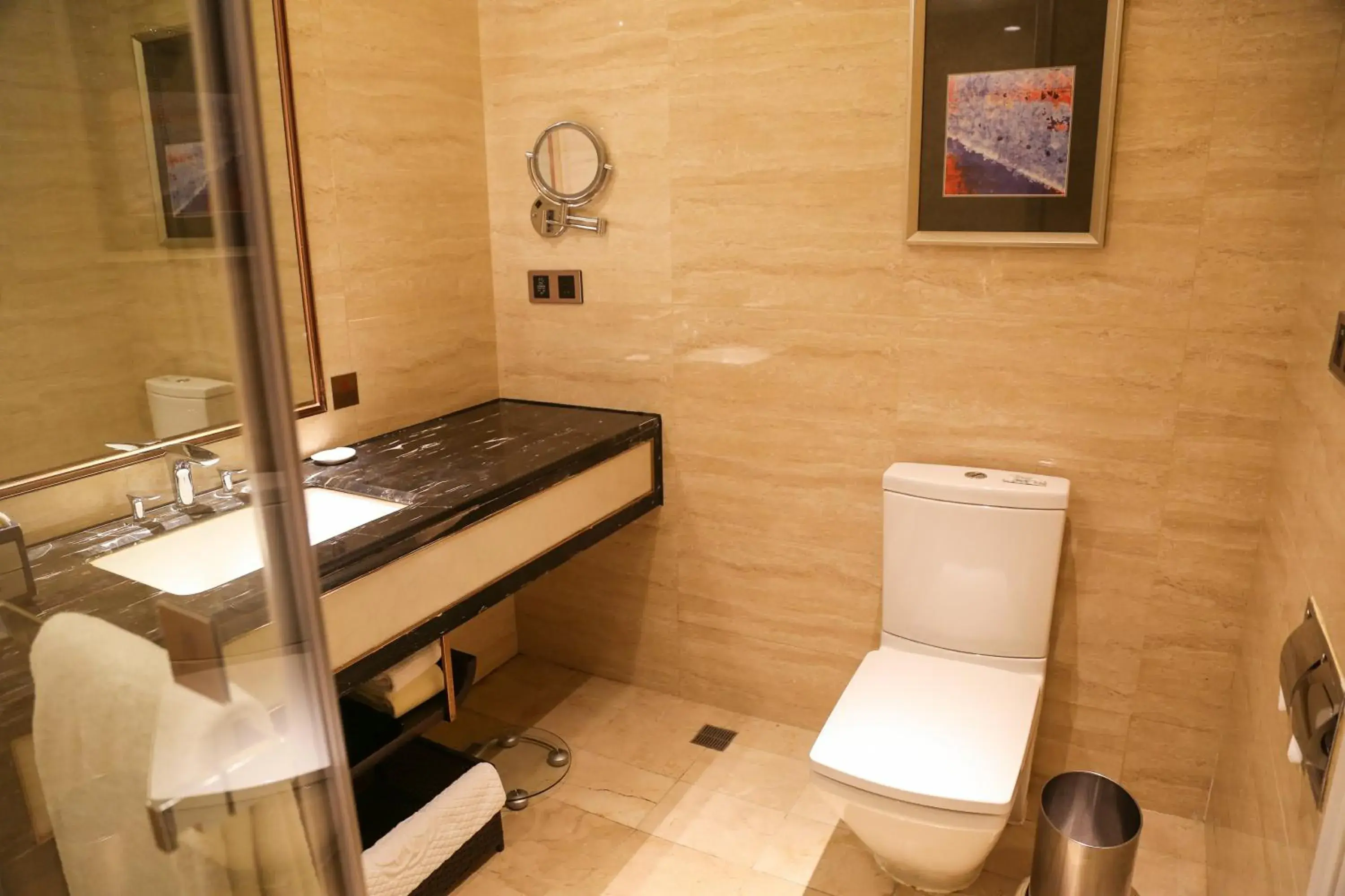 Toilet, Bathroom in Shenzhen Dayhello international Hotel (Baoan)