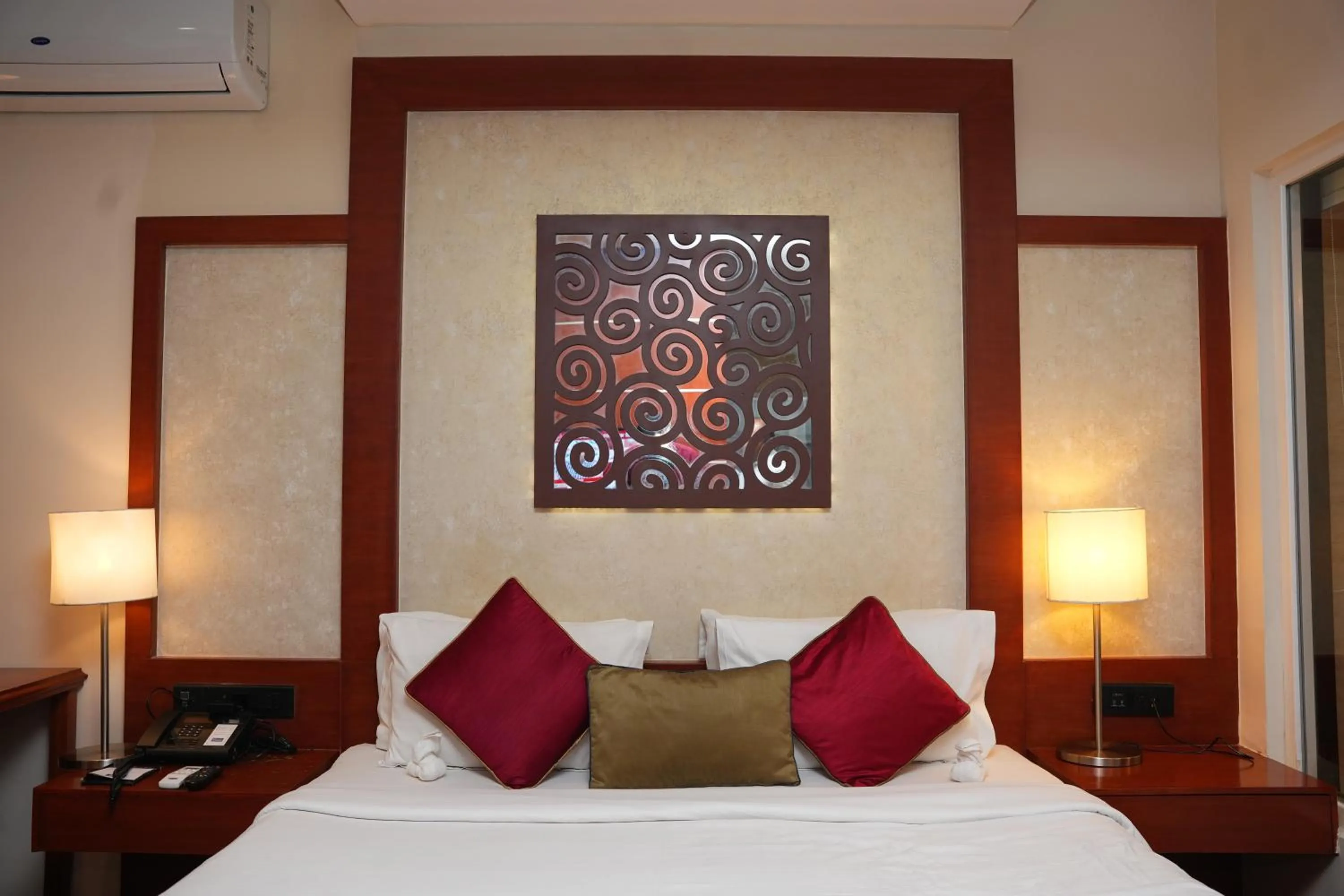 Bed in The Altruist Business Hotel Hitech