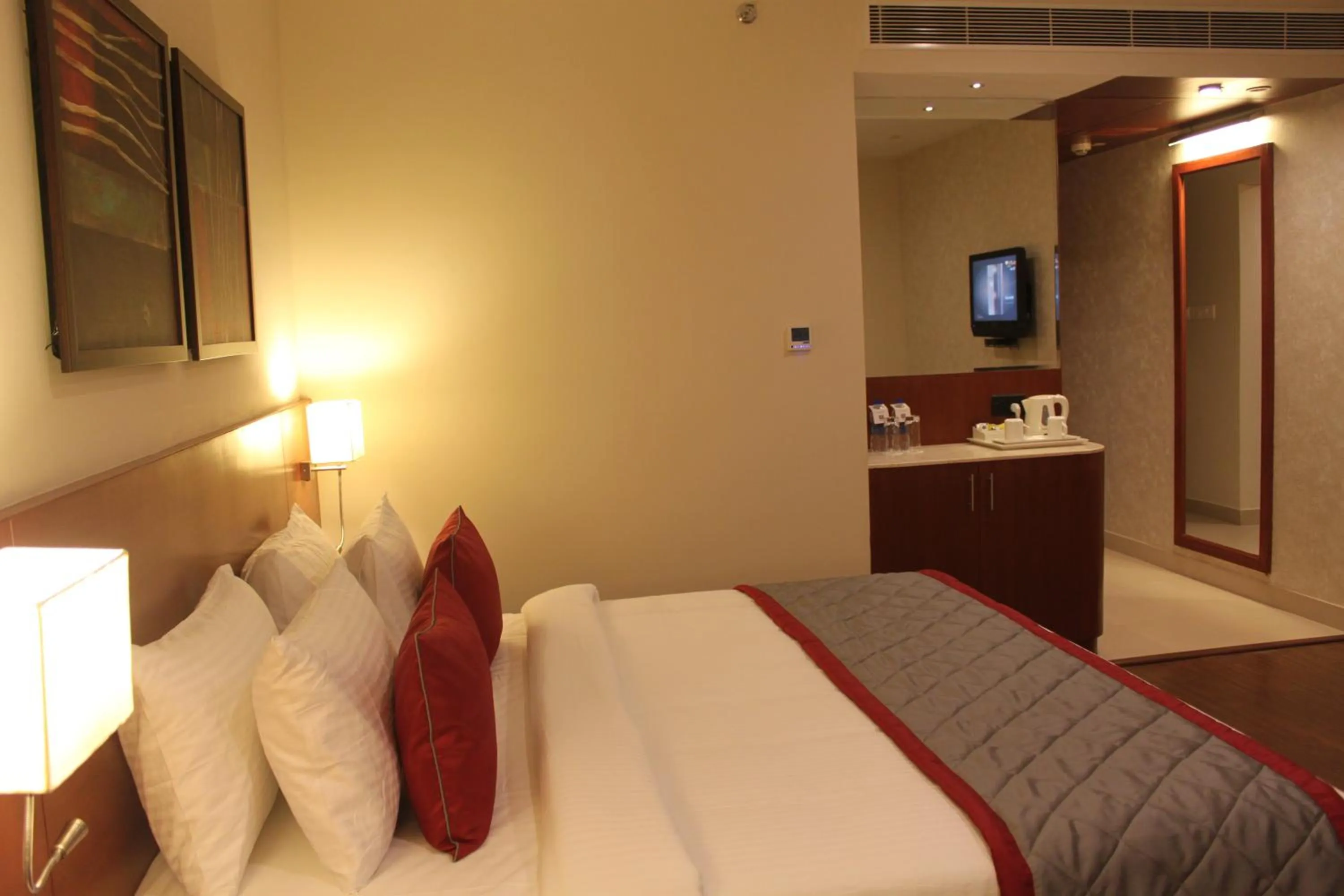 TV and multimedia, Bed in The Altruist Business Hotel Hitech