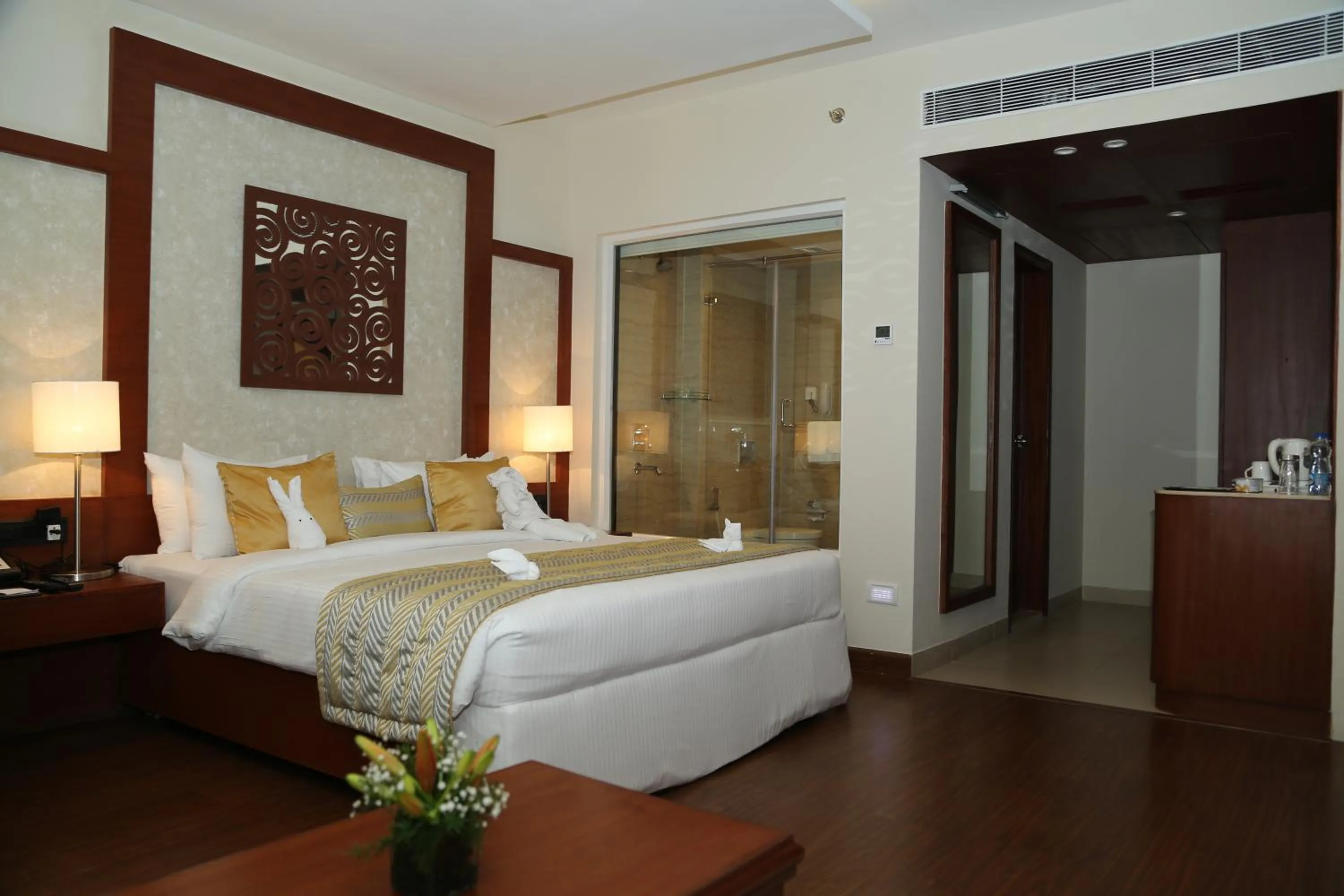 Photo of the whole room, Bed in The Altruist Business Hotel Hitech