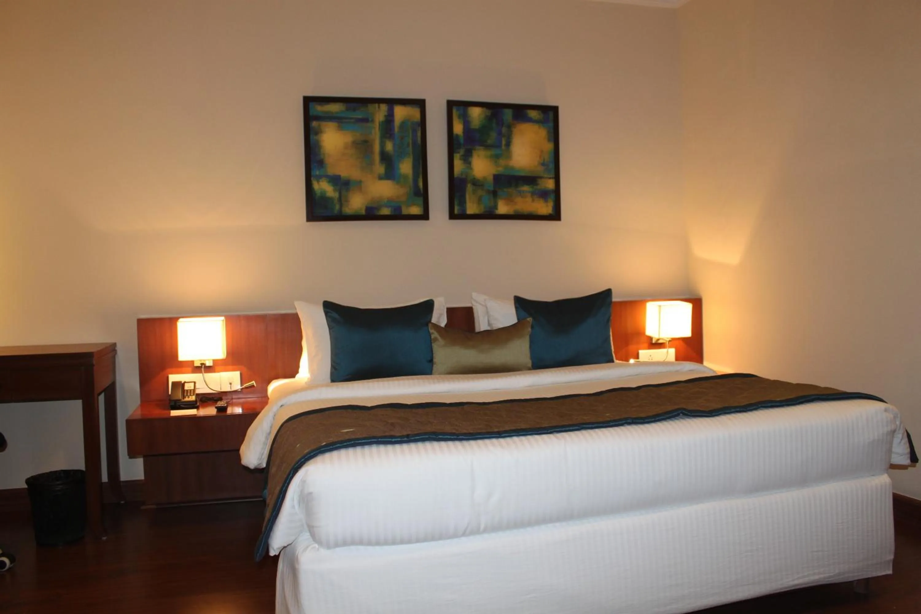 Bed in The Altruist Business Hotel Hitech