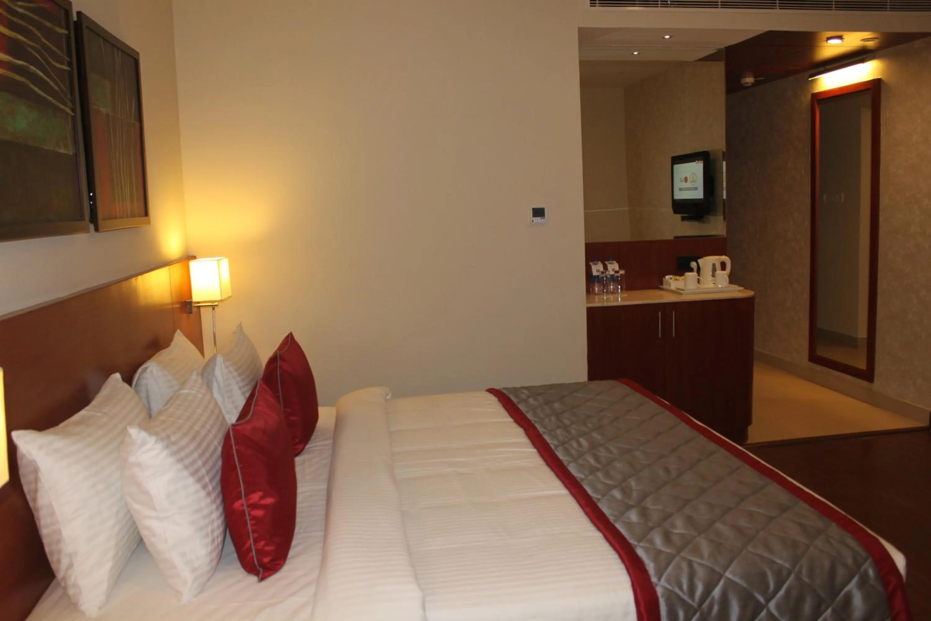 TV and multimedia, Bed in The Altruist Business Hotel Hitech