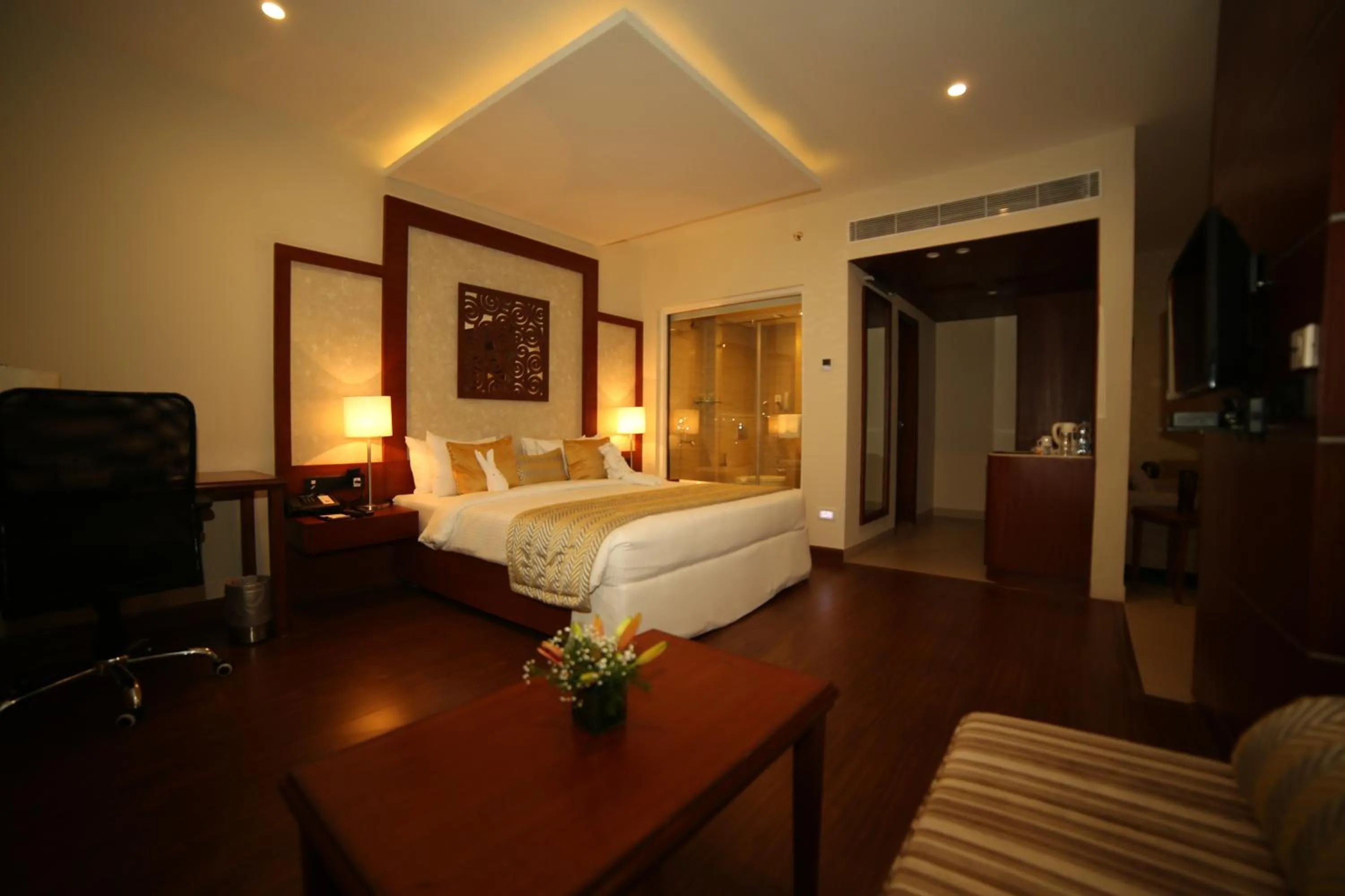 Photo of the whole room, Bed in The Altruist Business Hotel Hitech