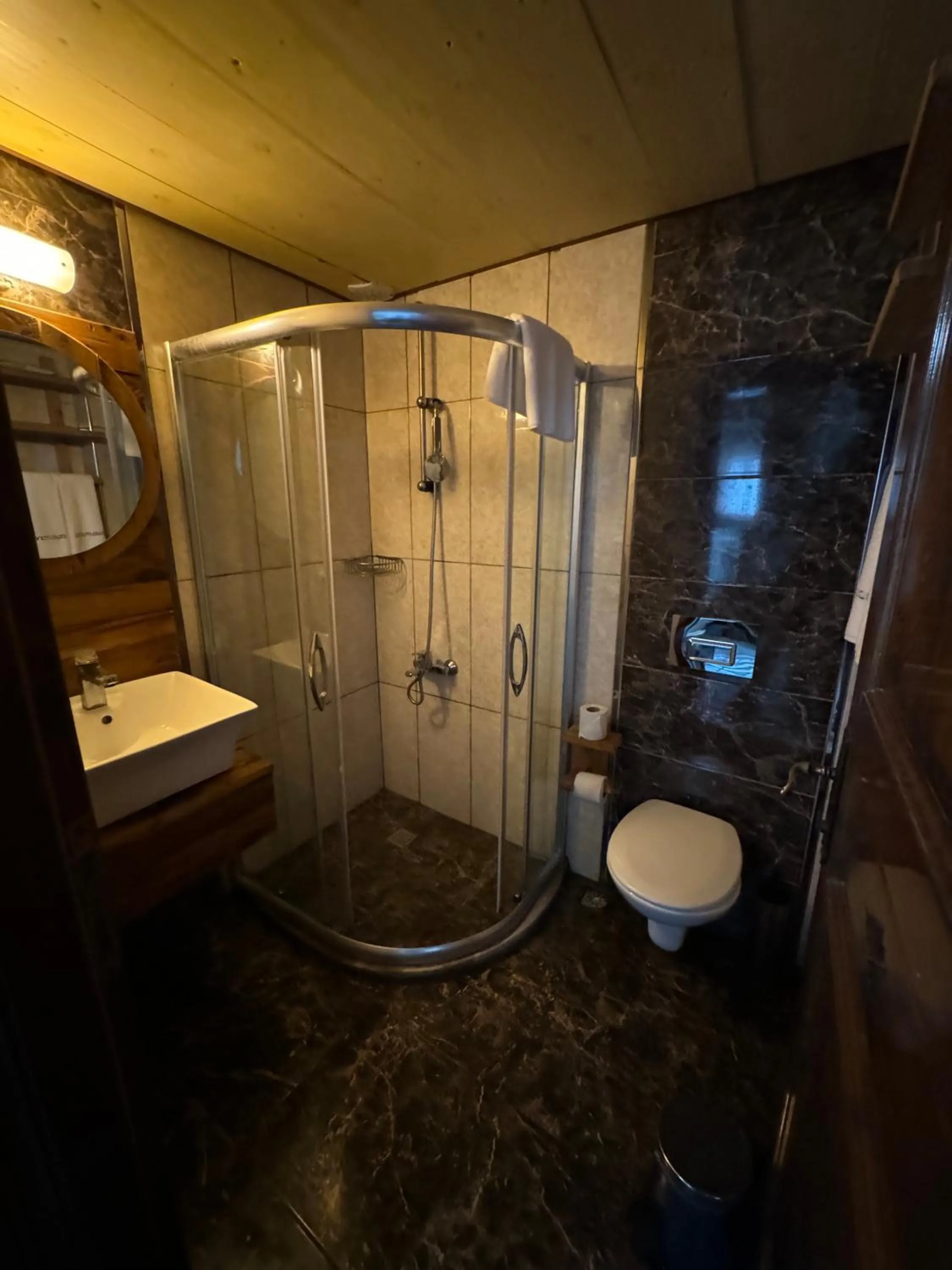 Shower in Casa Franco Old Town