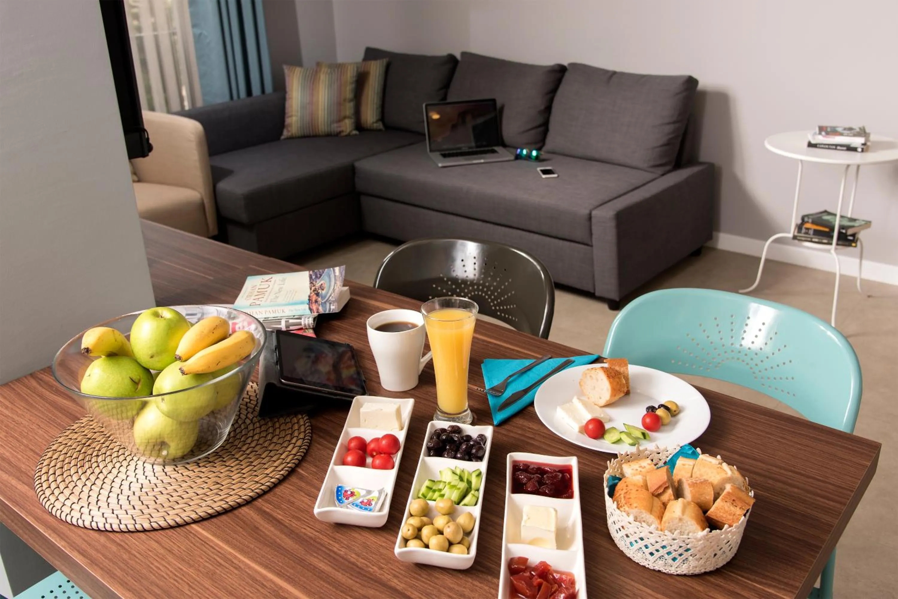 Breakfast in Trend Suites