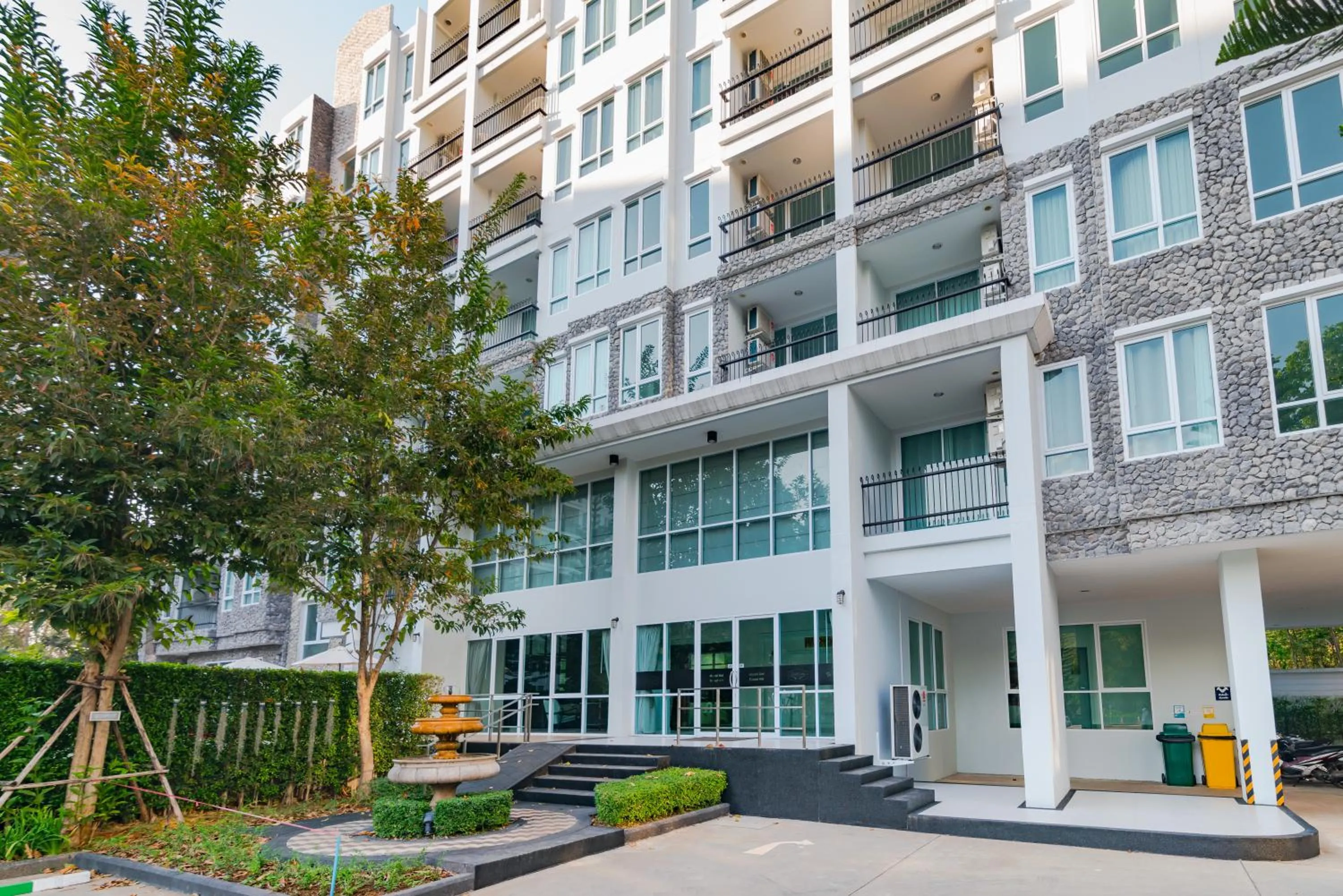 Property building in Courtyard Khaoyai By JO