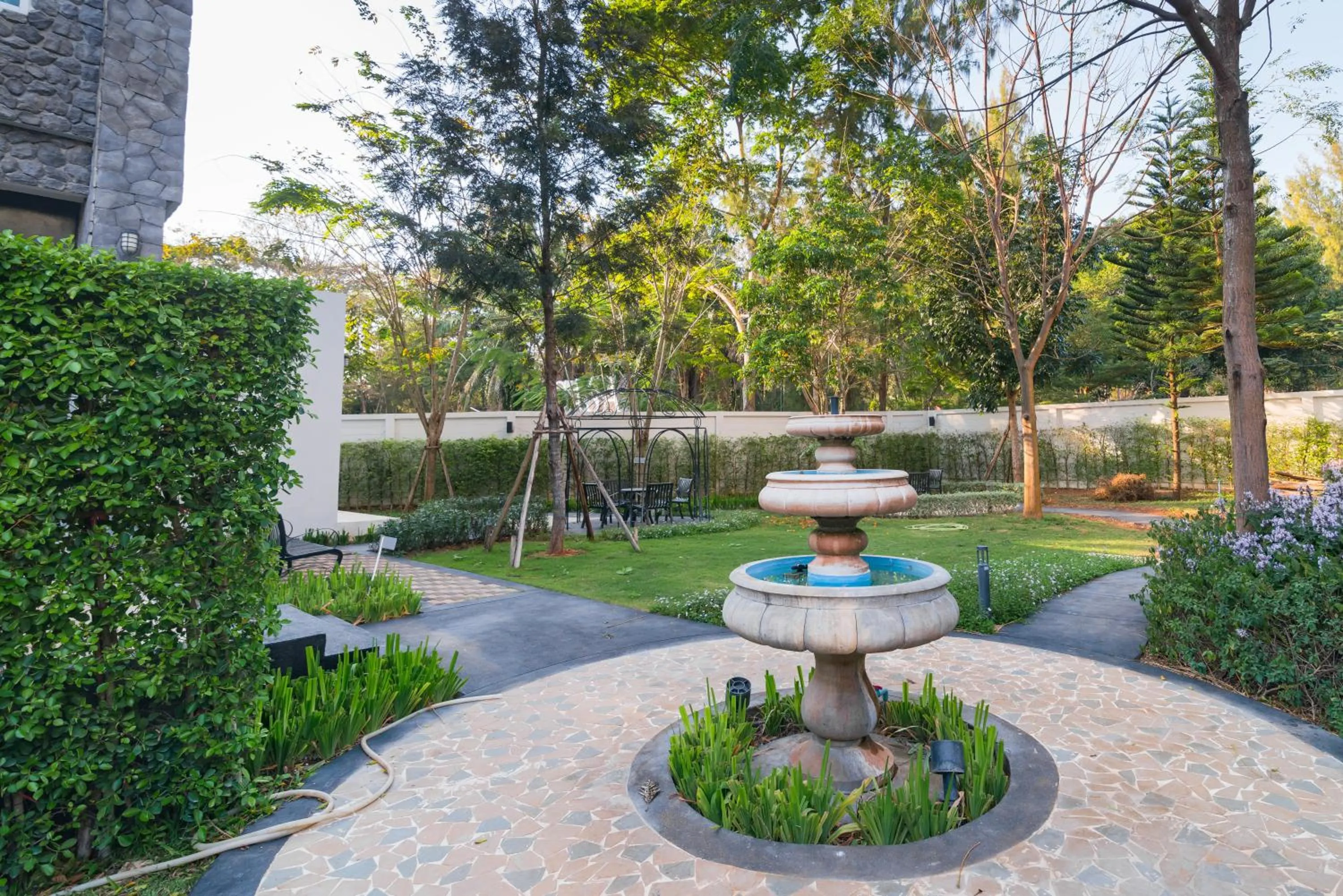 Garden in Courtyard Khaoyai By JO