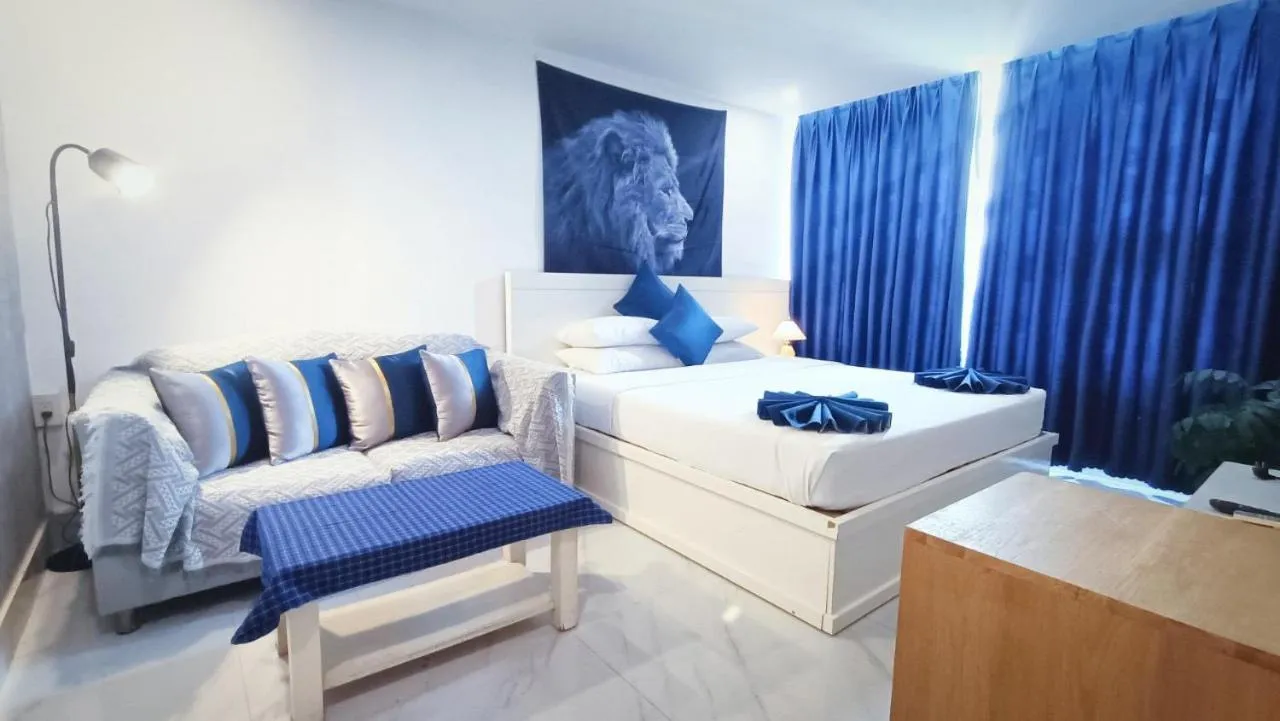 Bed in Queen Central Apartment Hotel