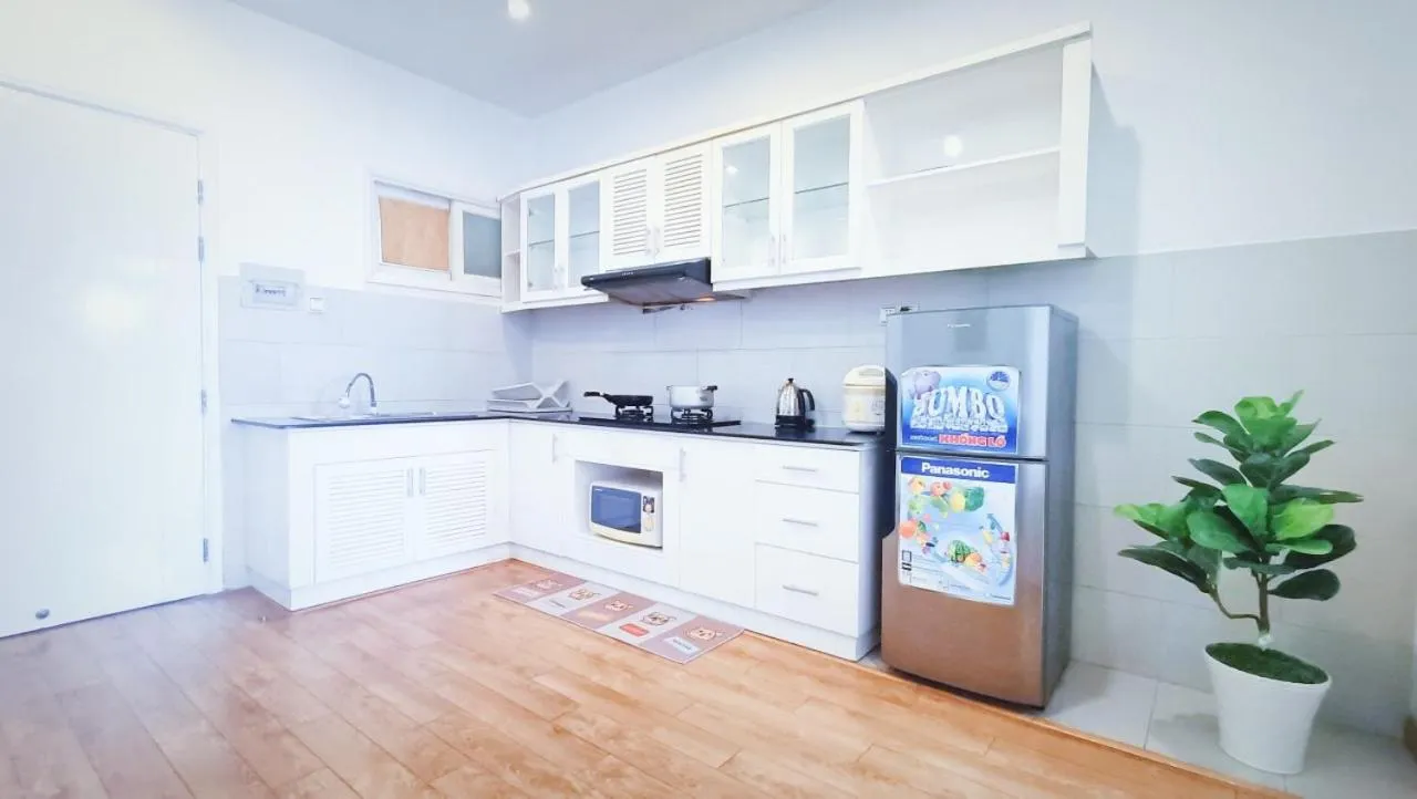 stove in Queen Central Apartment Hotel