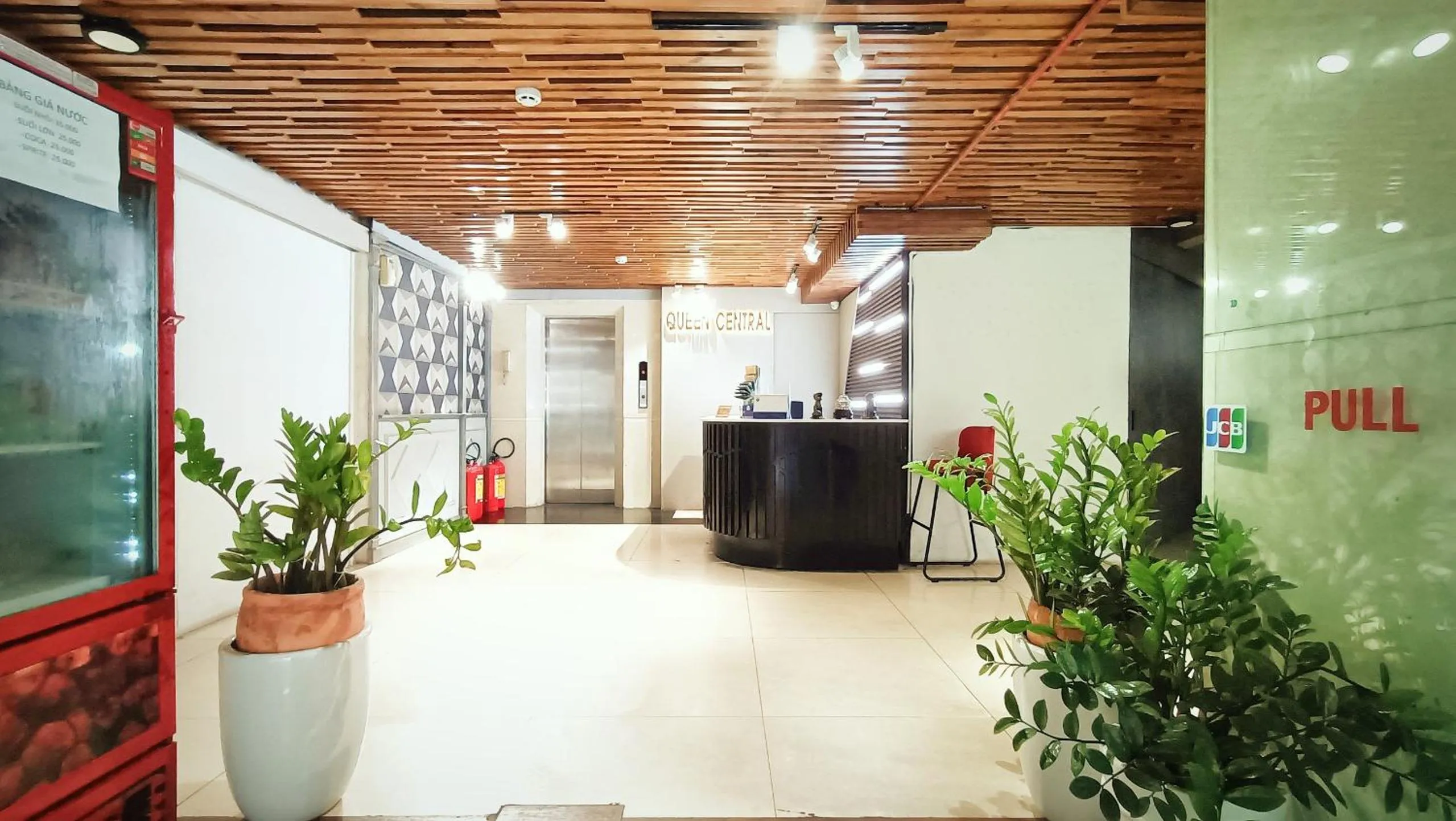 Lobby or reception in Queen Central Apartment Hotel