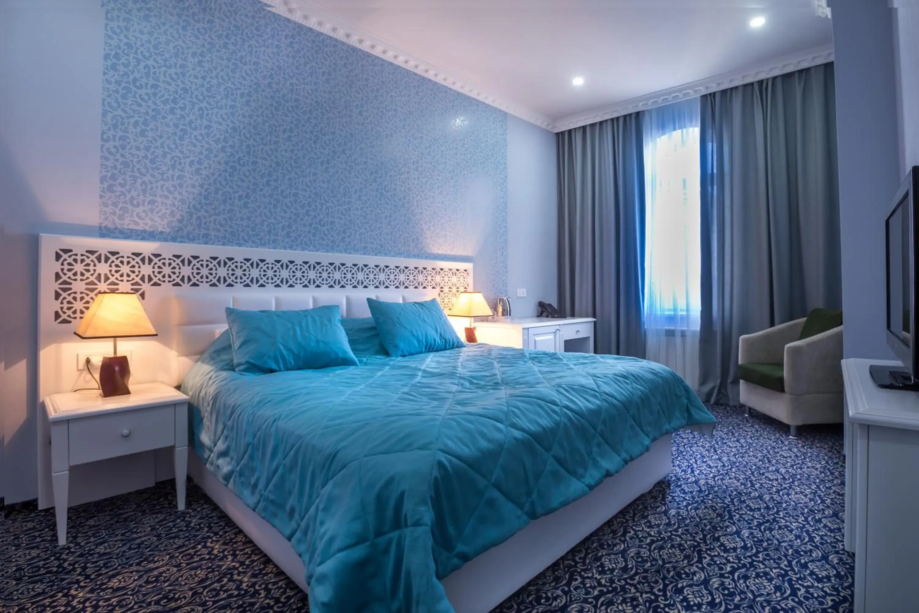 Bed in Premier Old Gates Hotel Bed in Premier Old Gates Hotel