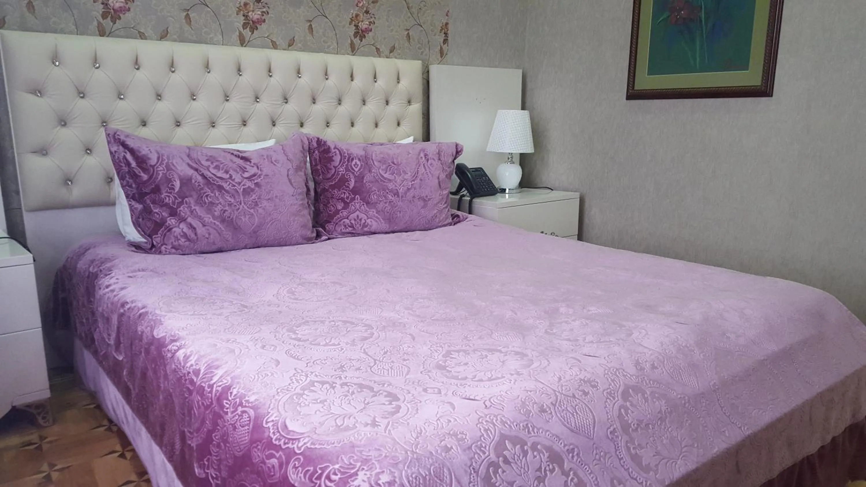 Bed in Premier Old Gates Hotel